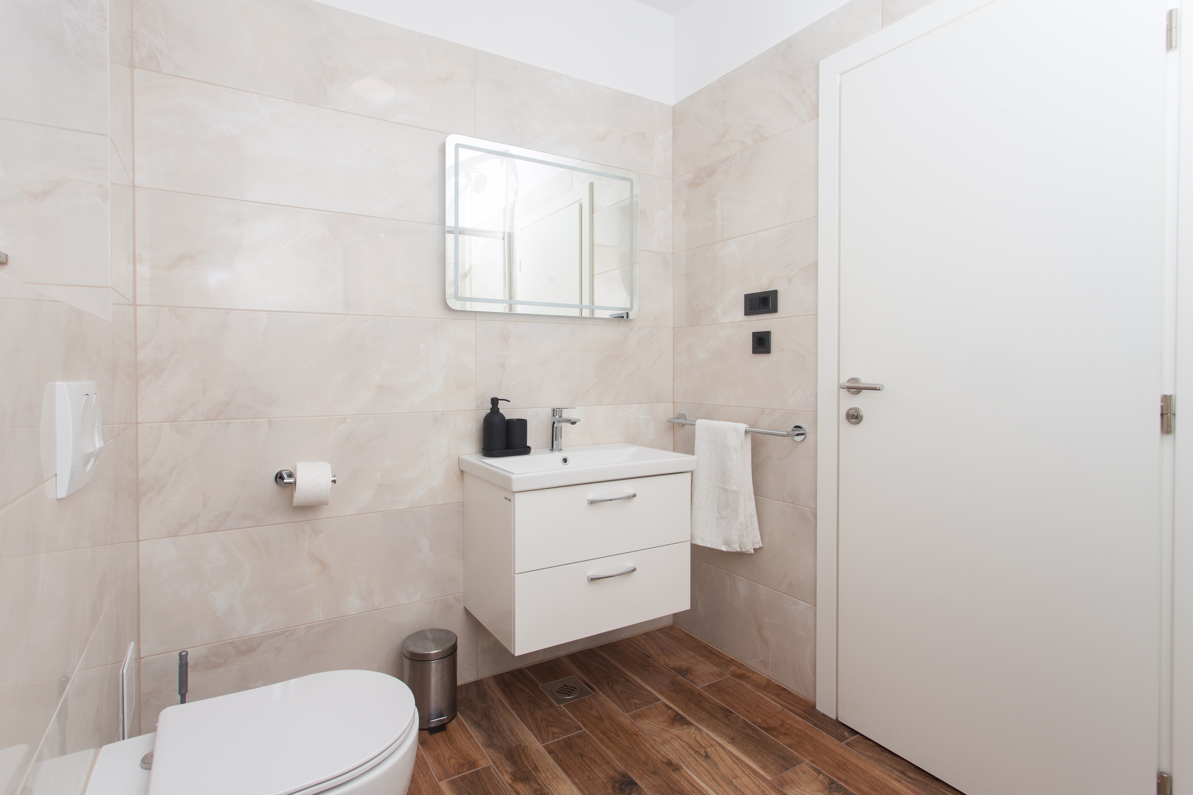 Comfortable and spacious house with terrace Srinjine, Split  K