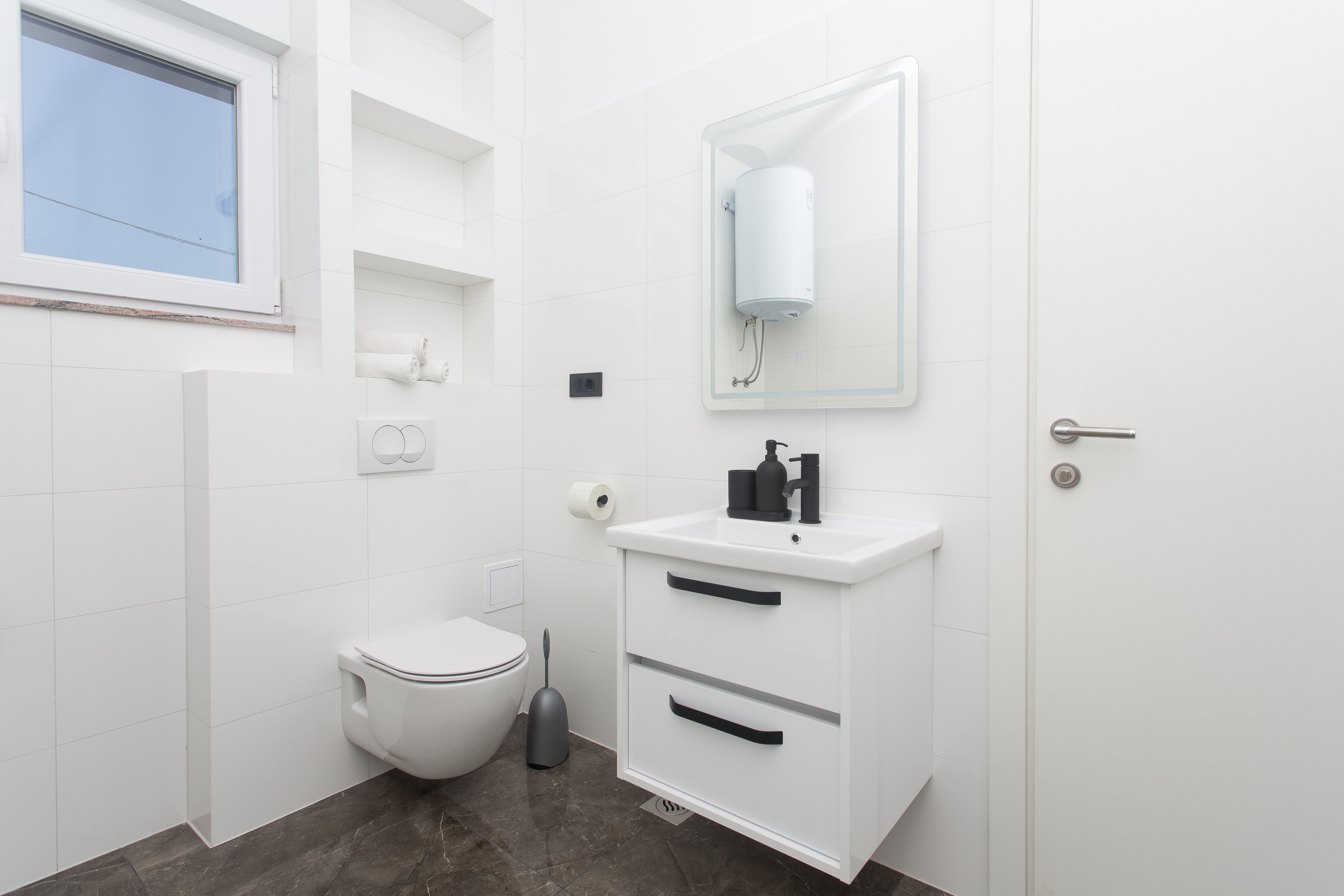 Comfortable and spacious house with terrace Srinjine, Split  K