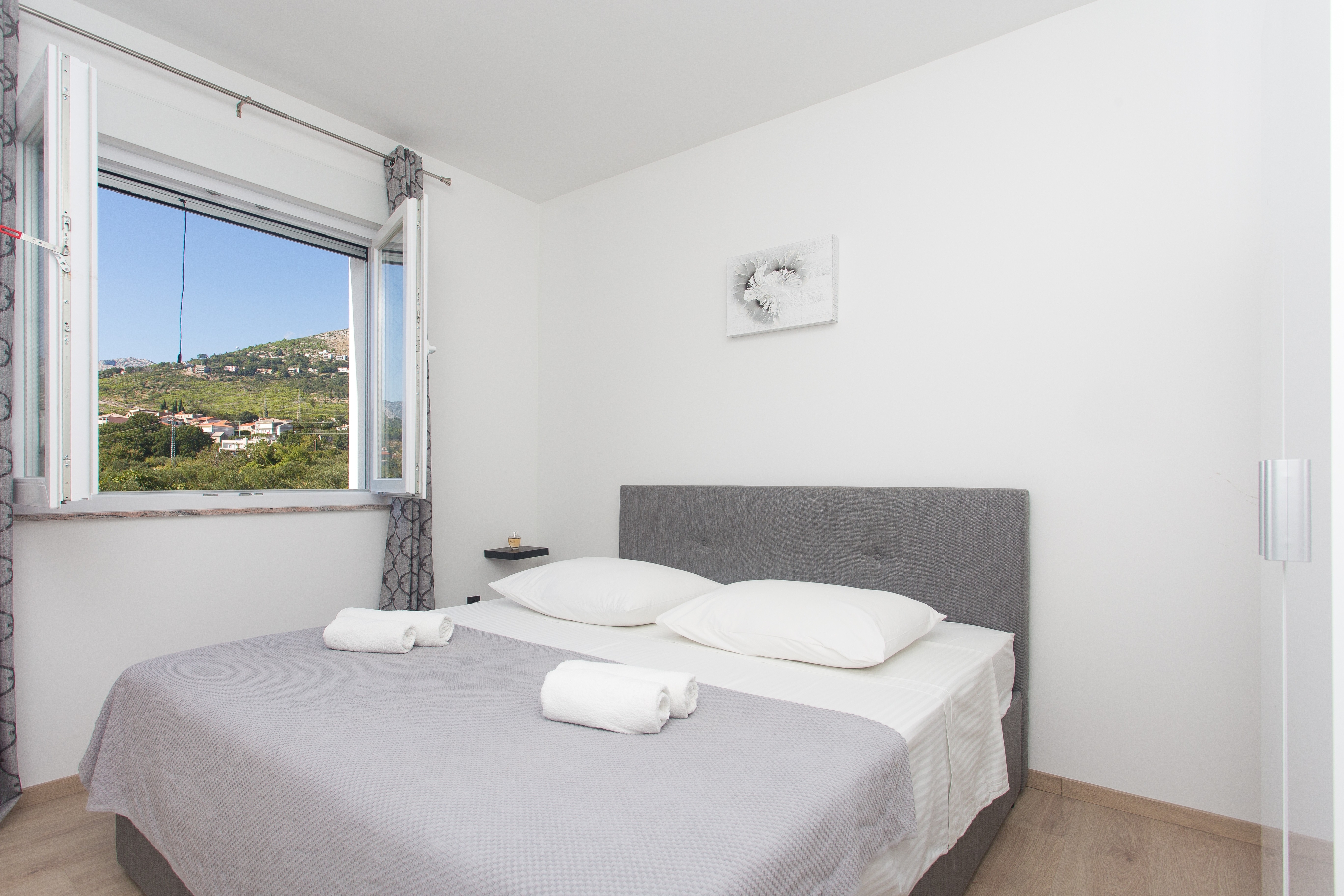 Comfortable and spacious house with terrace Srinjine, Split  K
