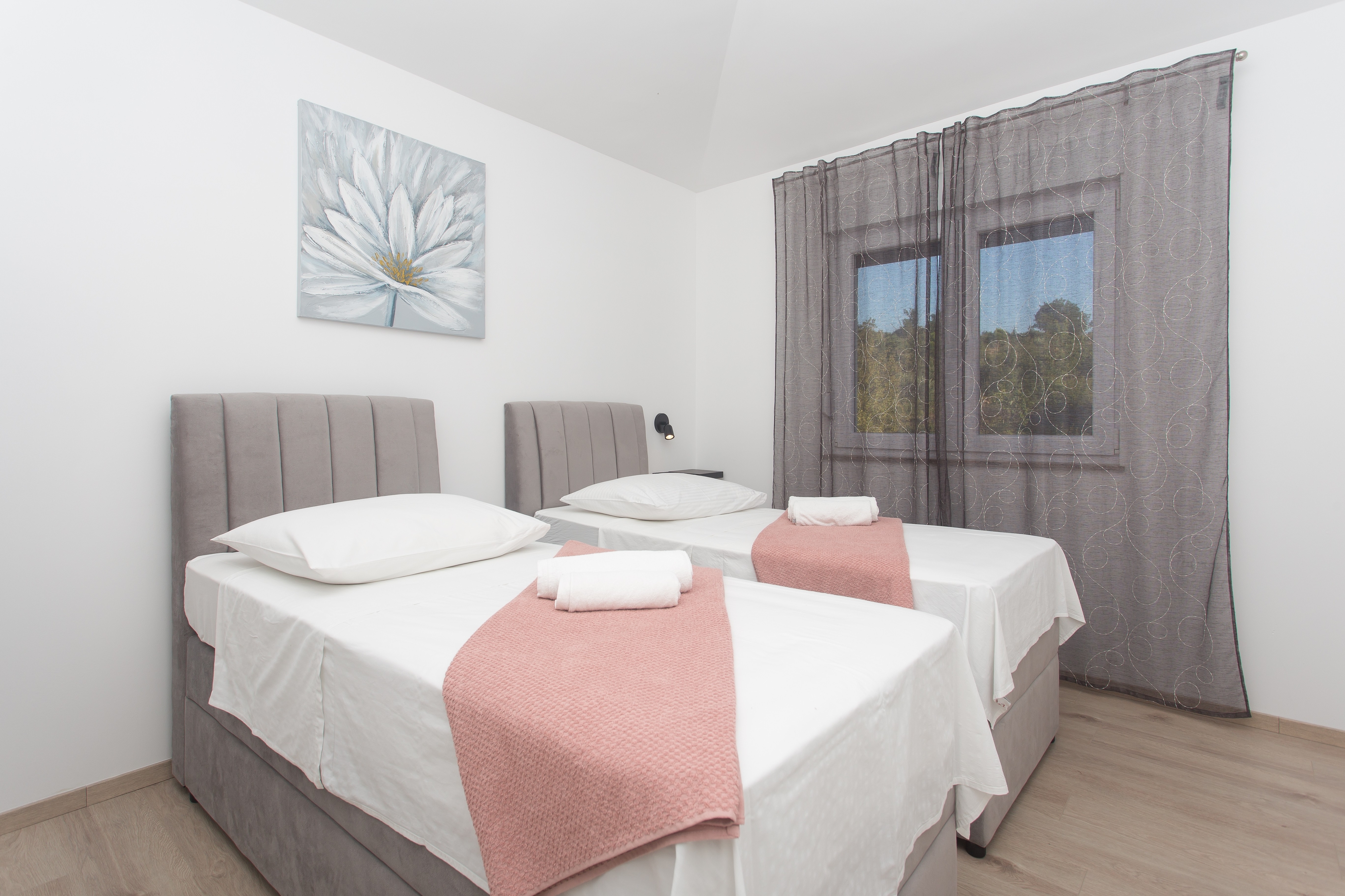 Comfortable and spacious house with terrace Srinjine, Split  K