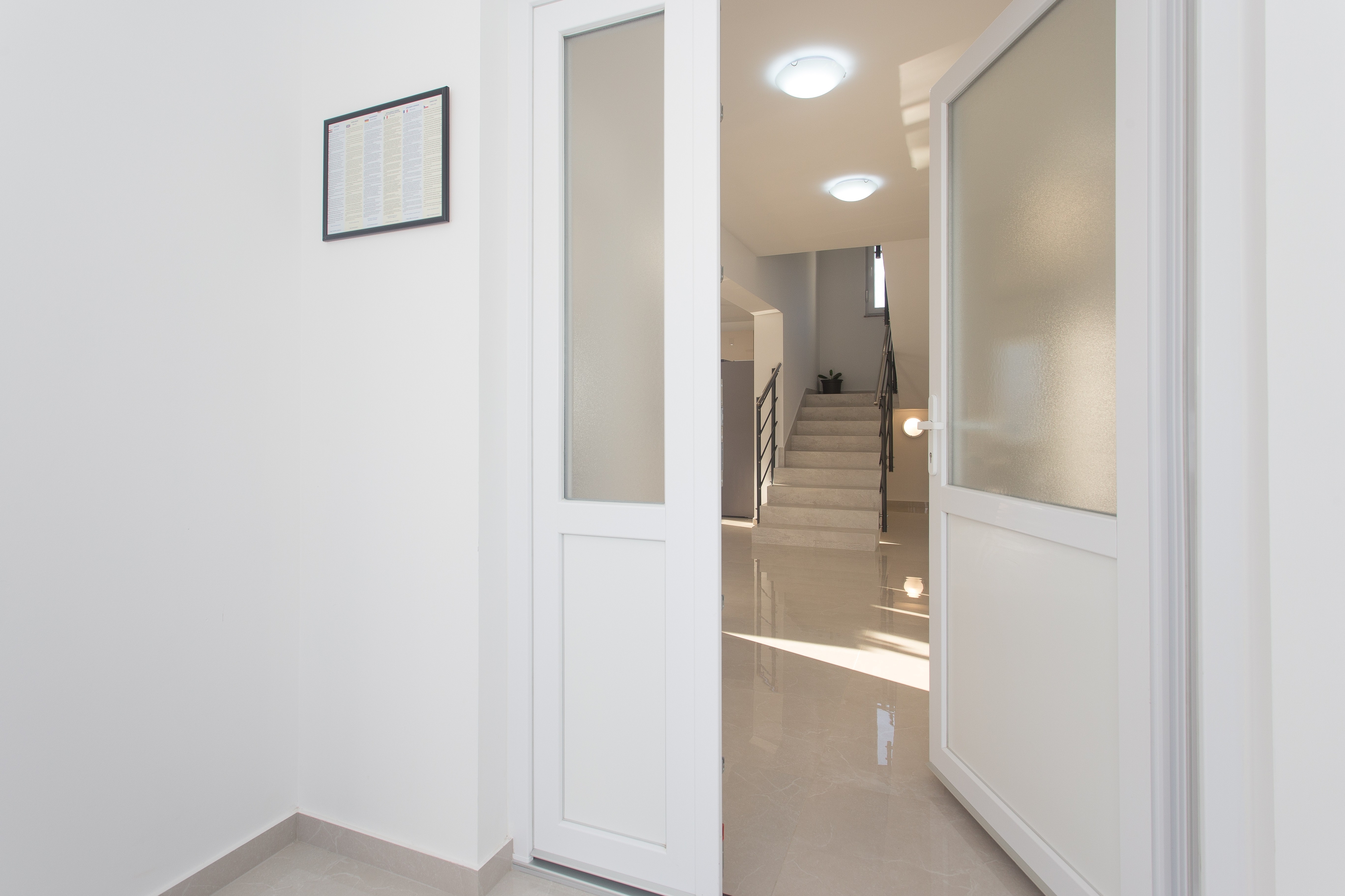 Comfortable and spacious house with terrace Srinjine, Split  K