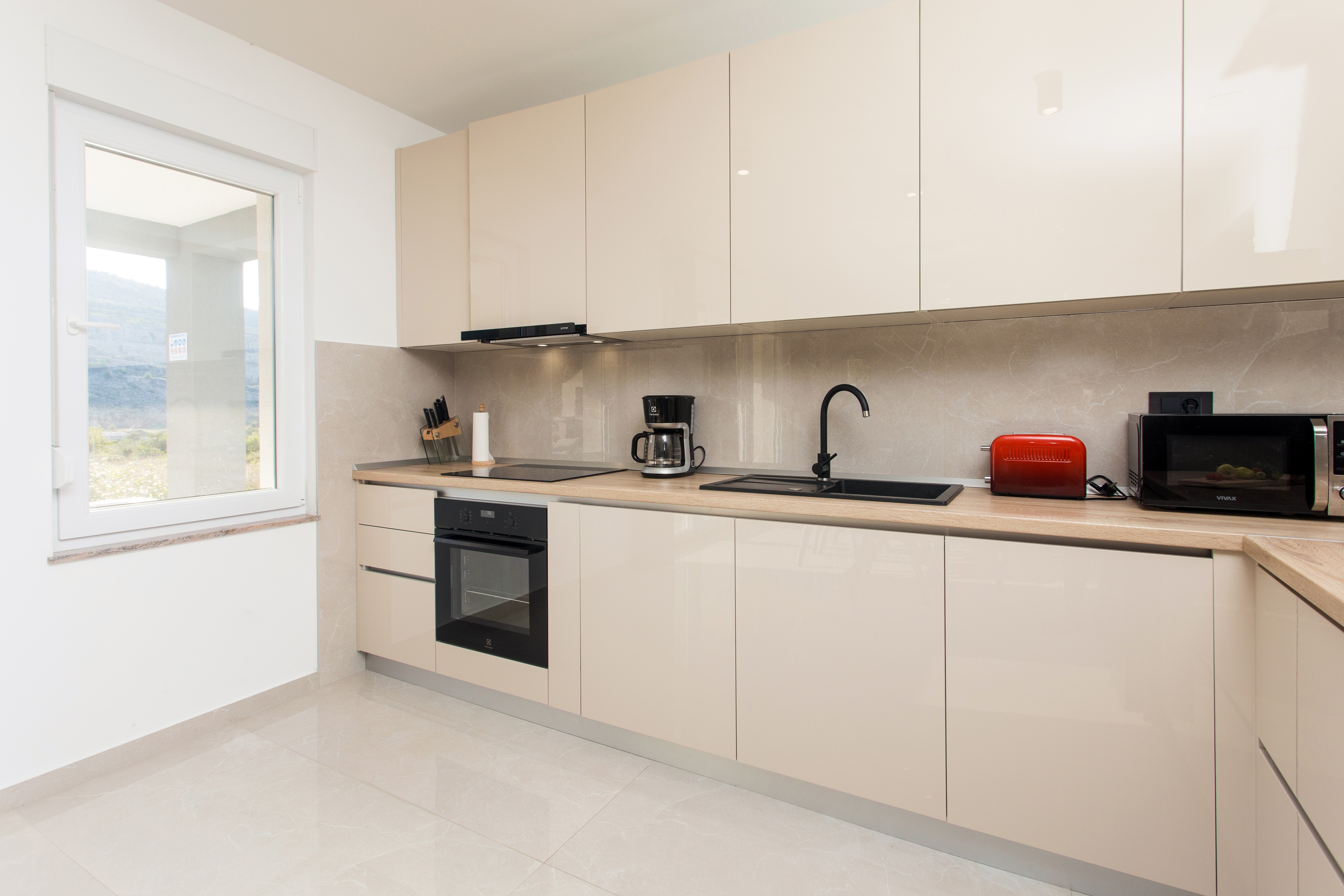 Comfortable and spacious house with terrace Srinjine, Split  K