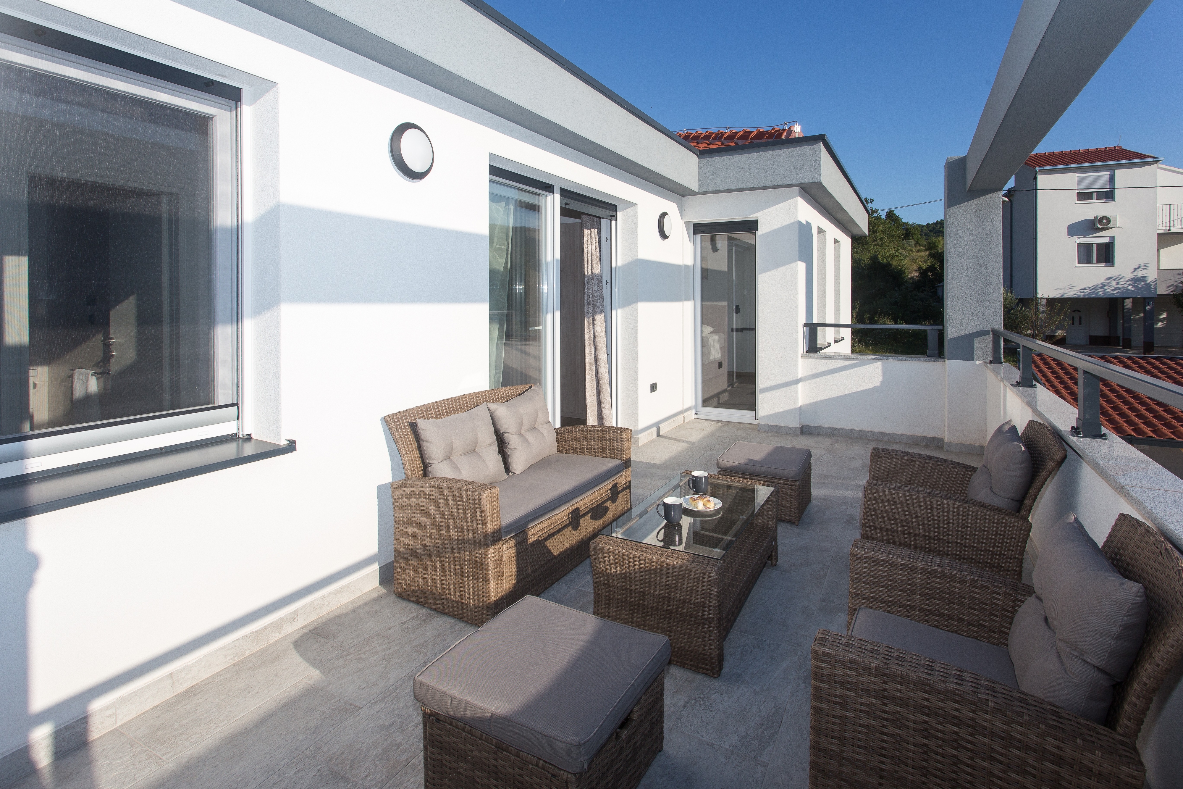 Comfortable and spacious house with terrace Srinjine, Split  K