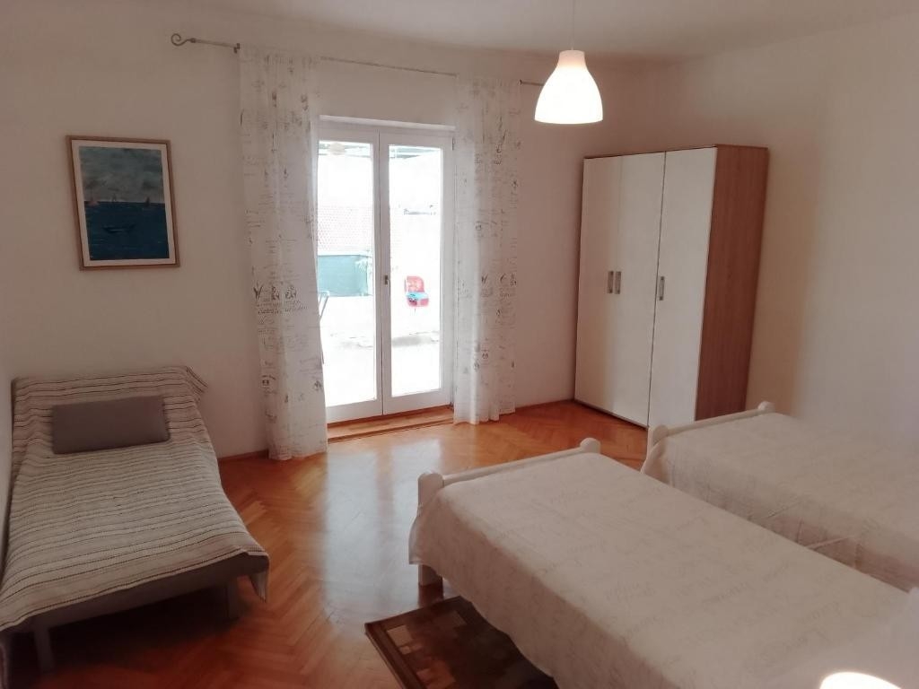 Two bedroom apartment with terrace Šibenik  A-a