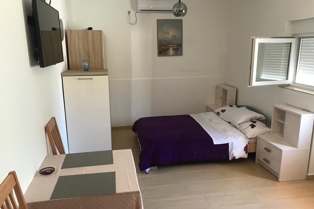 Four bedroom apartment with terrace Vir  A-a