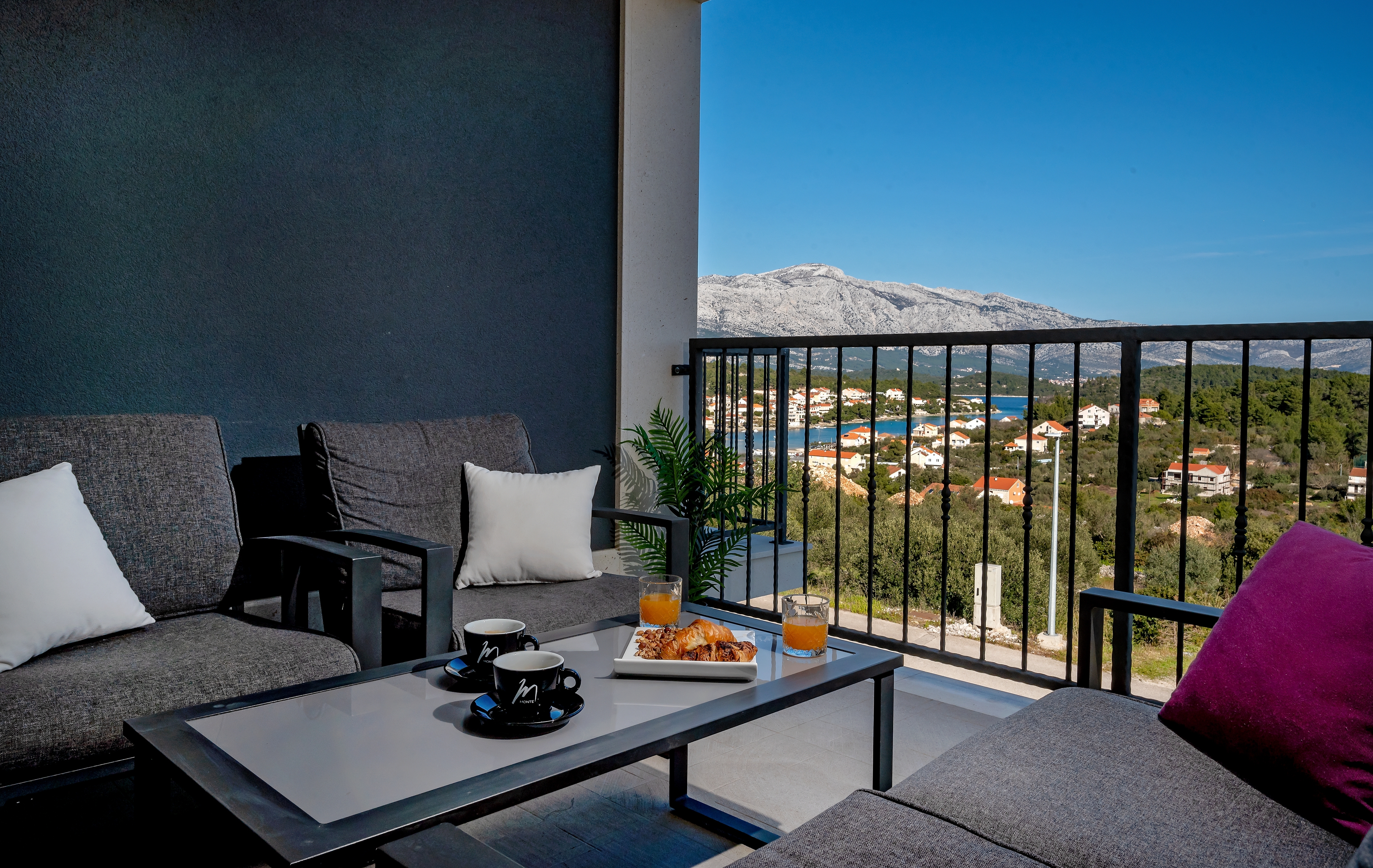 Four bedroom house with terrace and sea view Lumbarda, Korčula  K