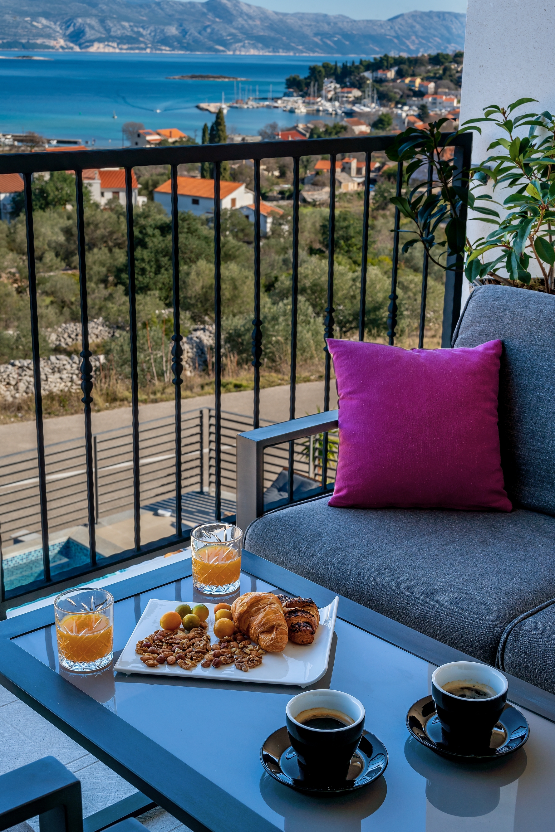 Four bedroom house with terrace and sea view Lumbarda, Korčula  K