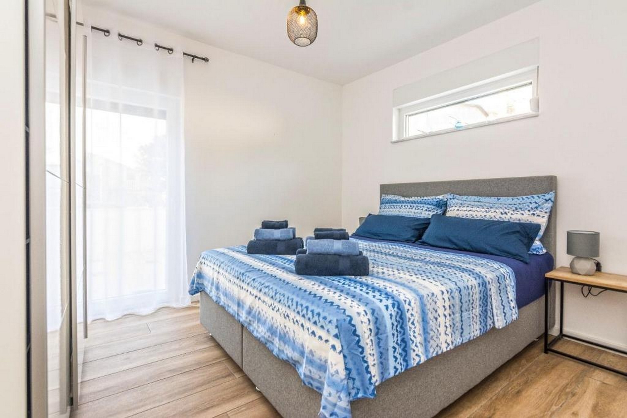Three bedroom house with terrace Vir  K