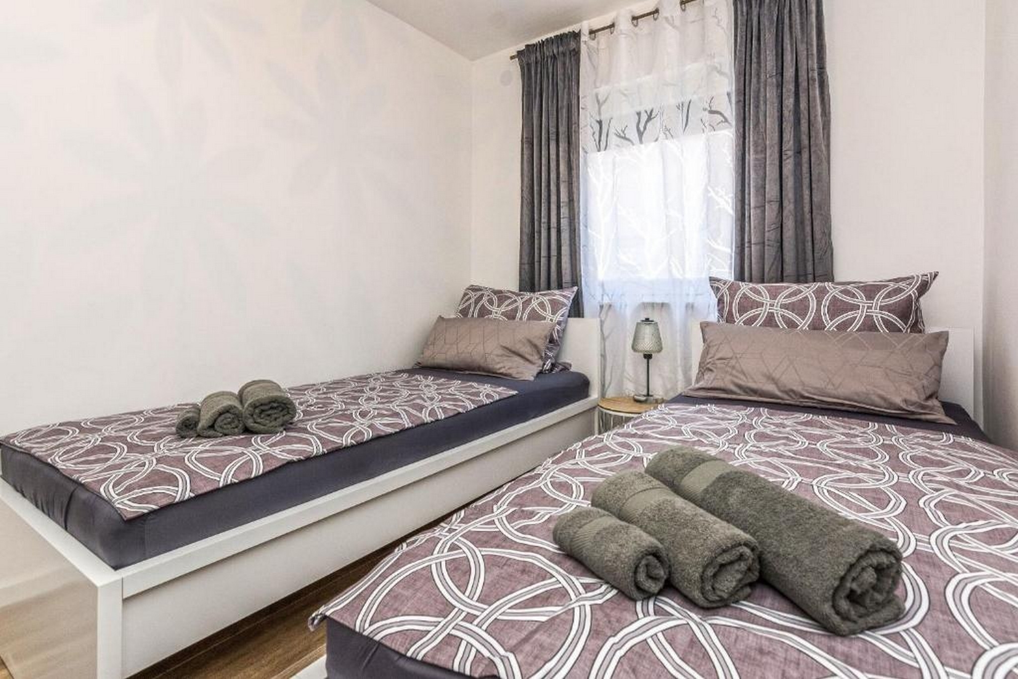 Three bedroom house with terrace Vir  K