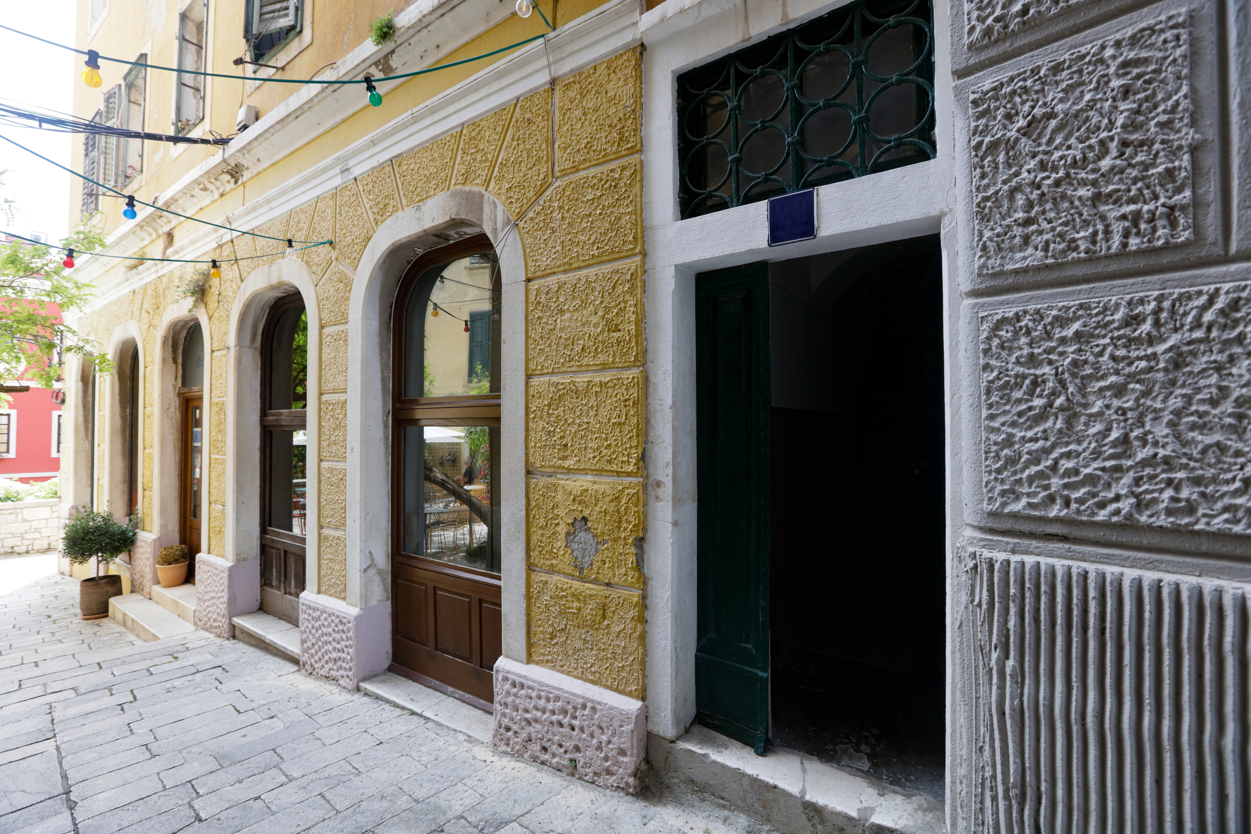 Two bedroom apartment with air-conditioning Šibenik (A-23784-a)