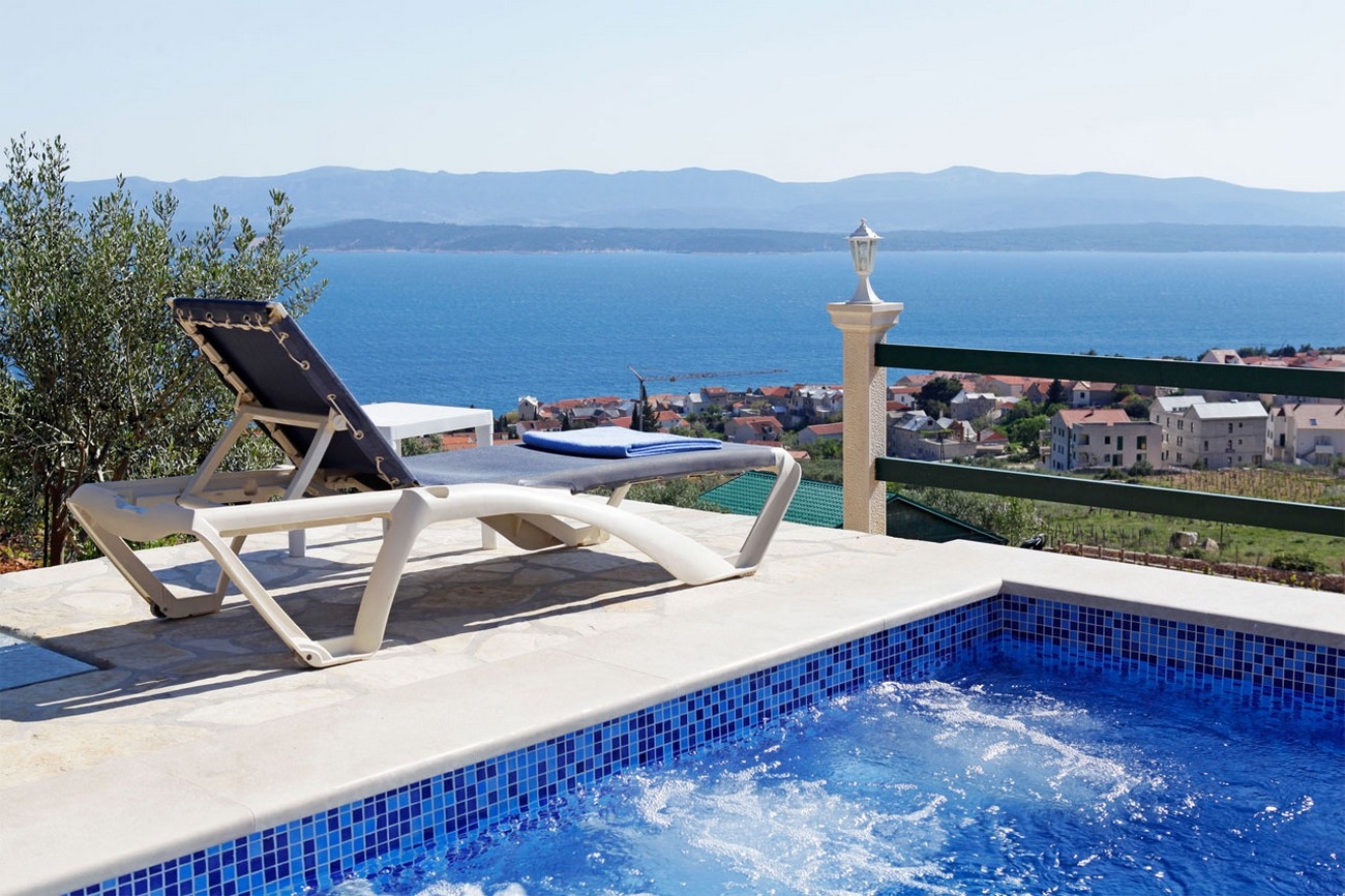 Two bedroom house with terrace and sea view Bol, Brač (K-23787)