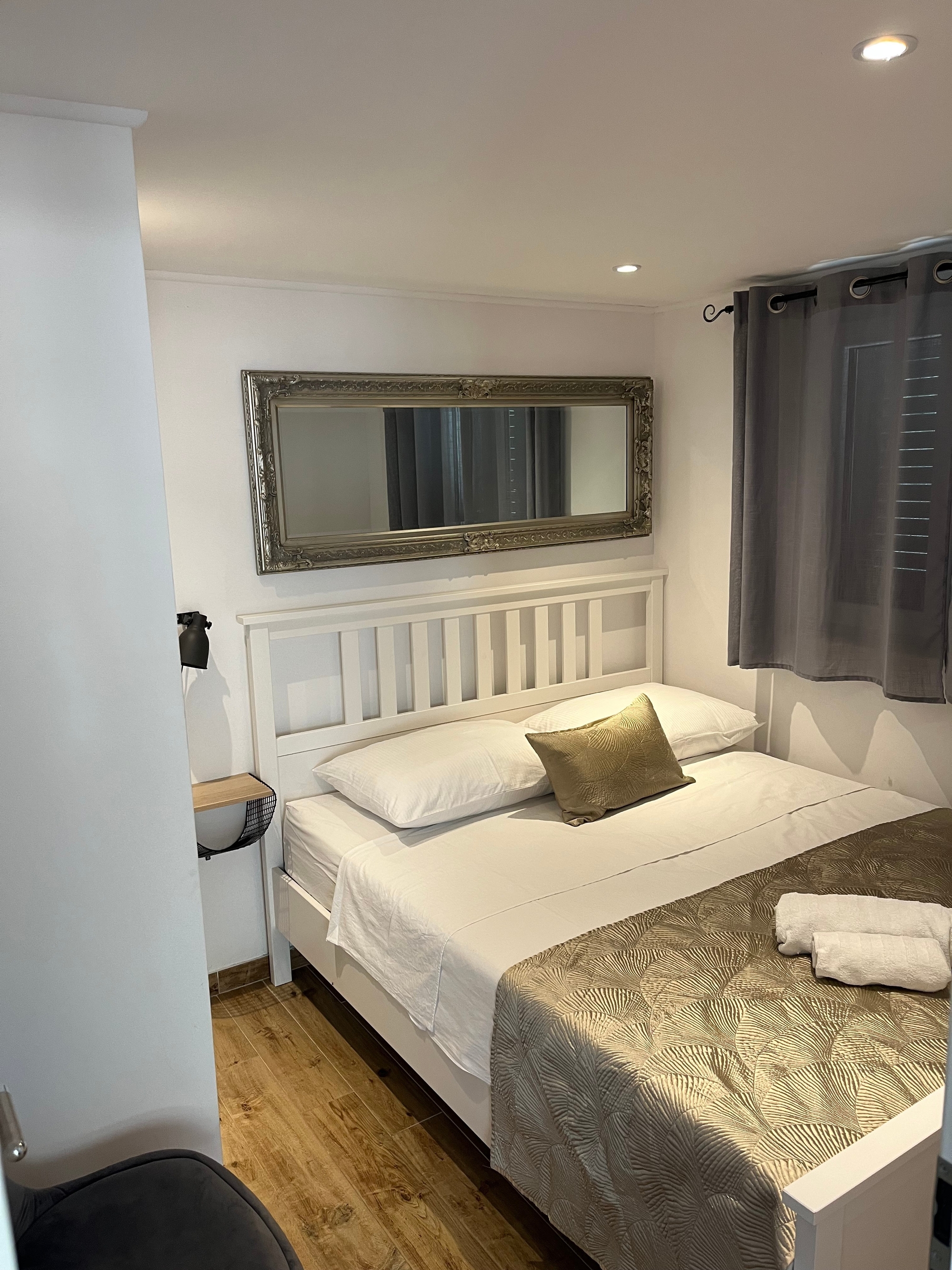 Two bedroom house with terrace and sea view Bol, Brač  K