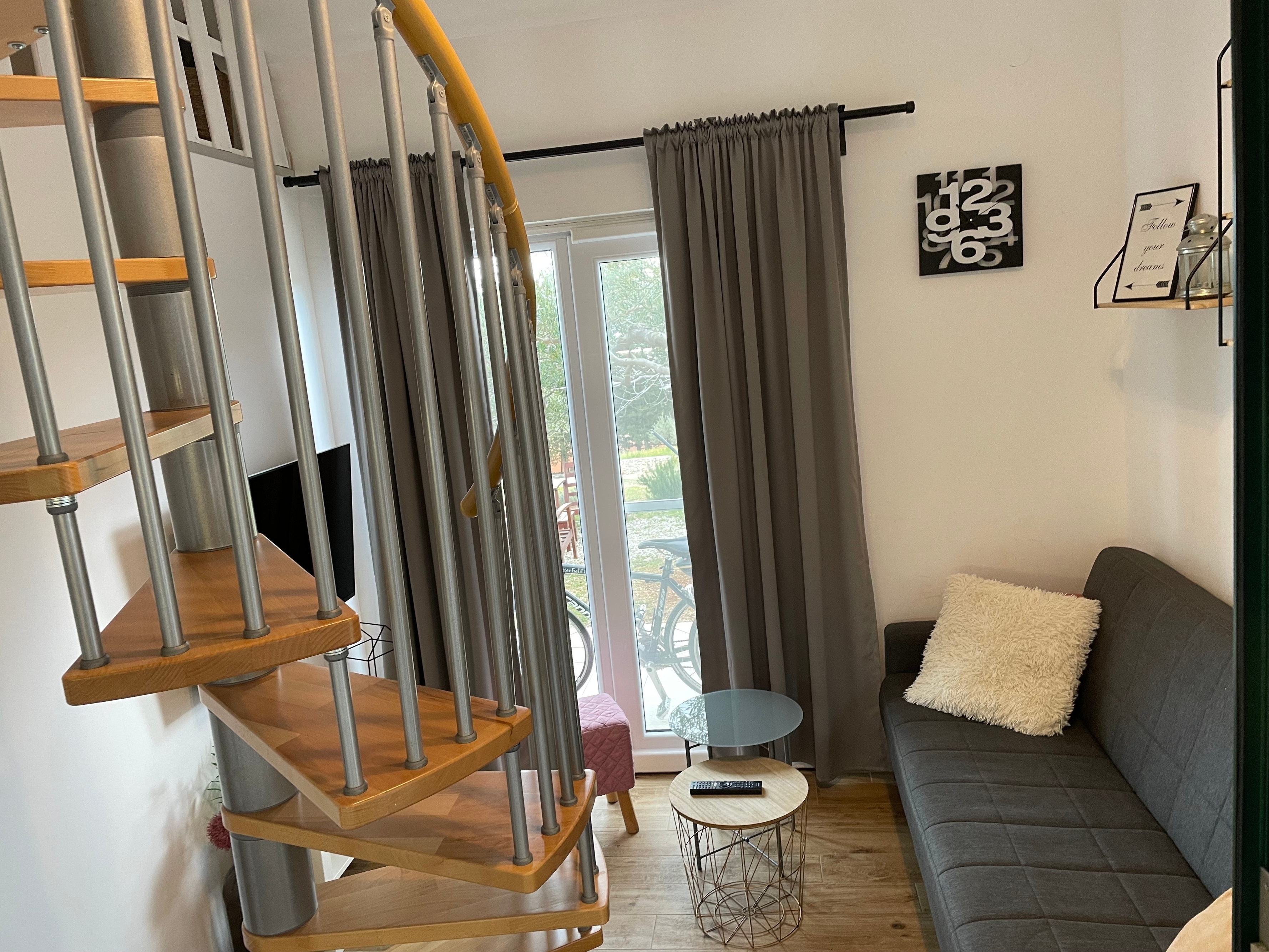Two bedroom house with terrace and sea view Bol, Brač  K
