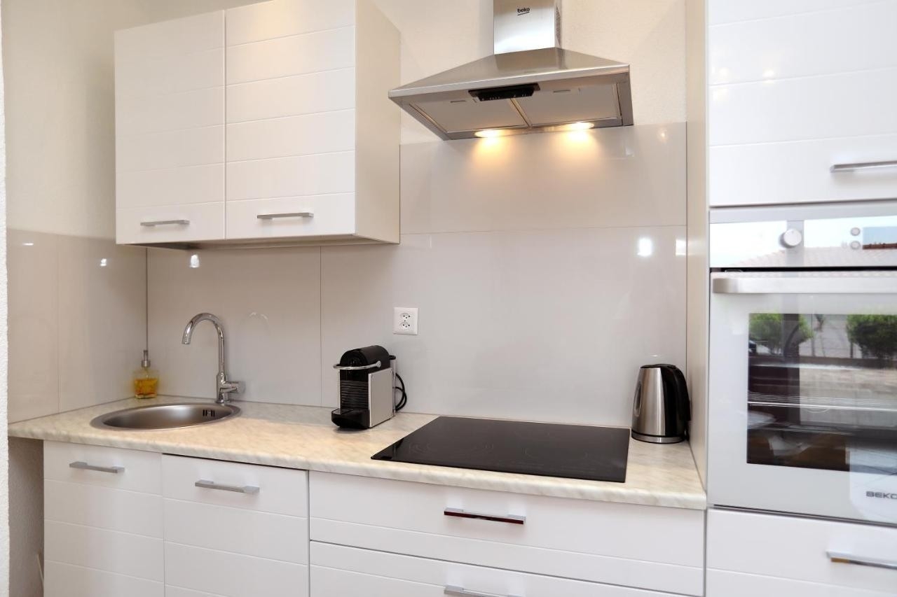 One bedroom apartment with terrace and sea view Mastrinka, Čiovo  A-a
