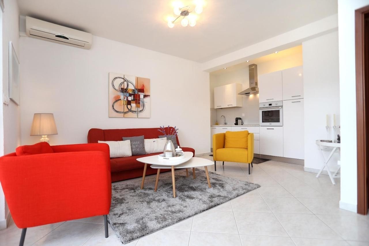 One bedroom apartment with terrace and sea view Mastrinka, Čiovo  A-a