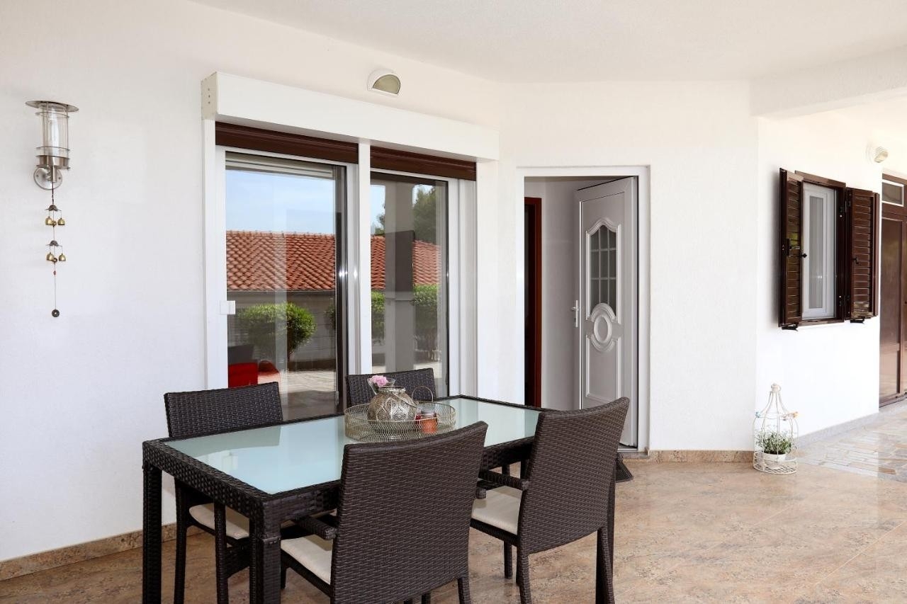 One bedroom apartment with terrace and sea view Mastrinka, Čiovo  A-a