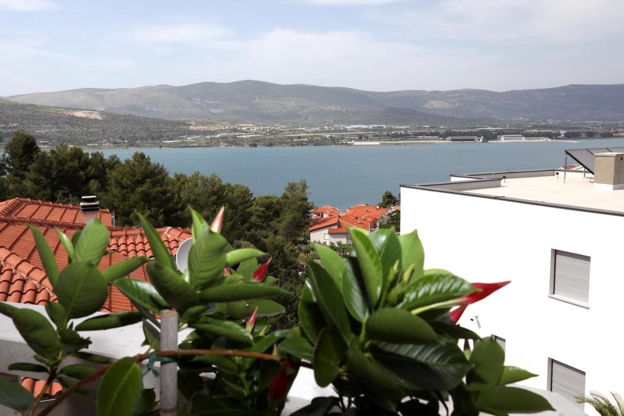 One bedroom apartment with terrace and sea view Mastrinka, Čiovo  A-a