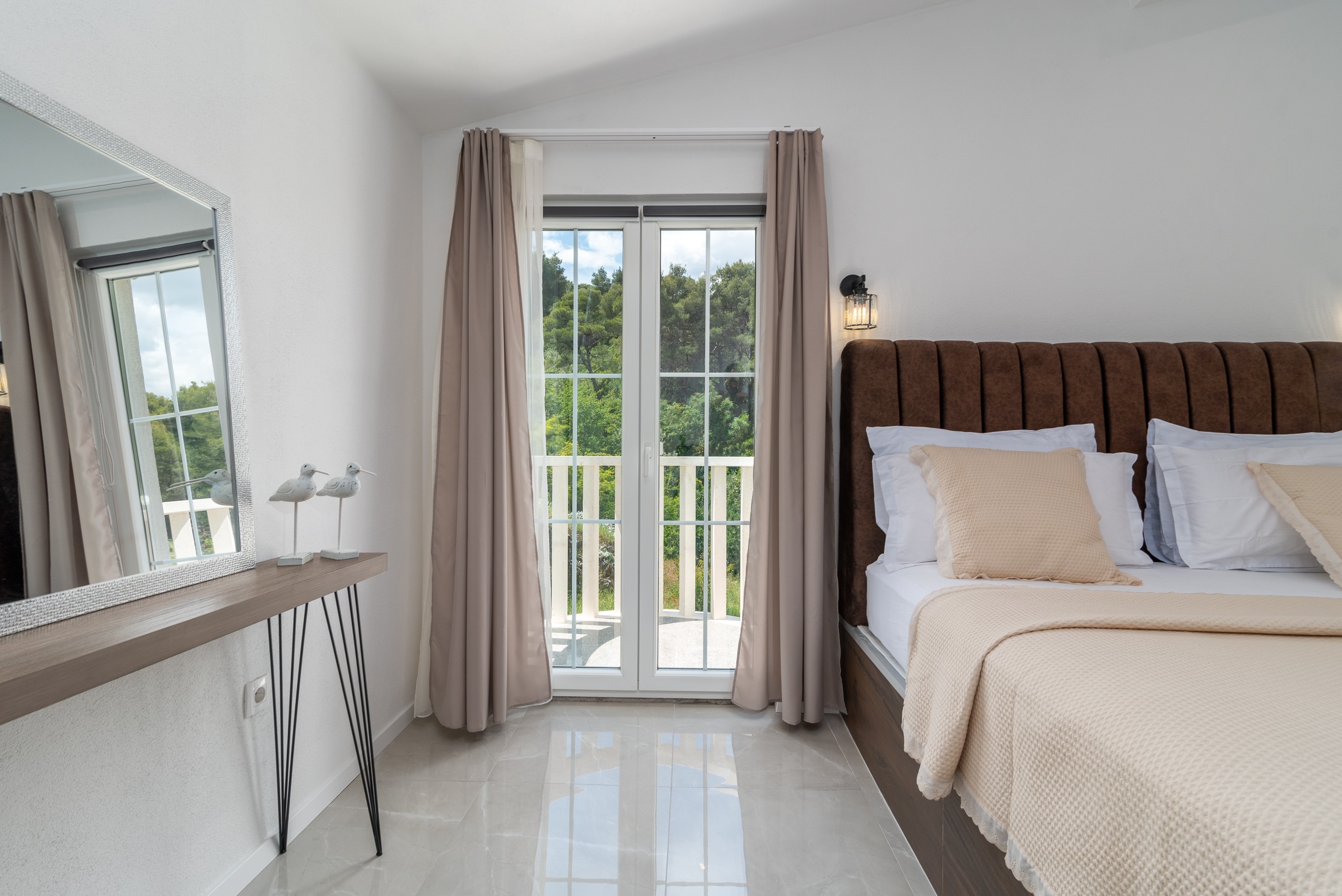Three bedroom apartment with terrace and sea view Mastrinka, Čiovo  A-b