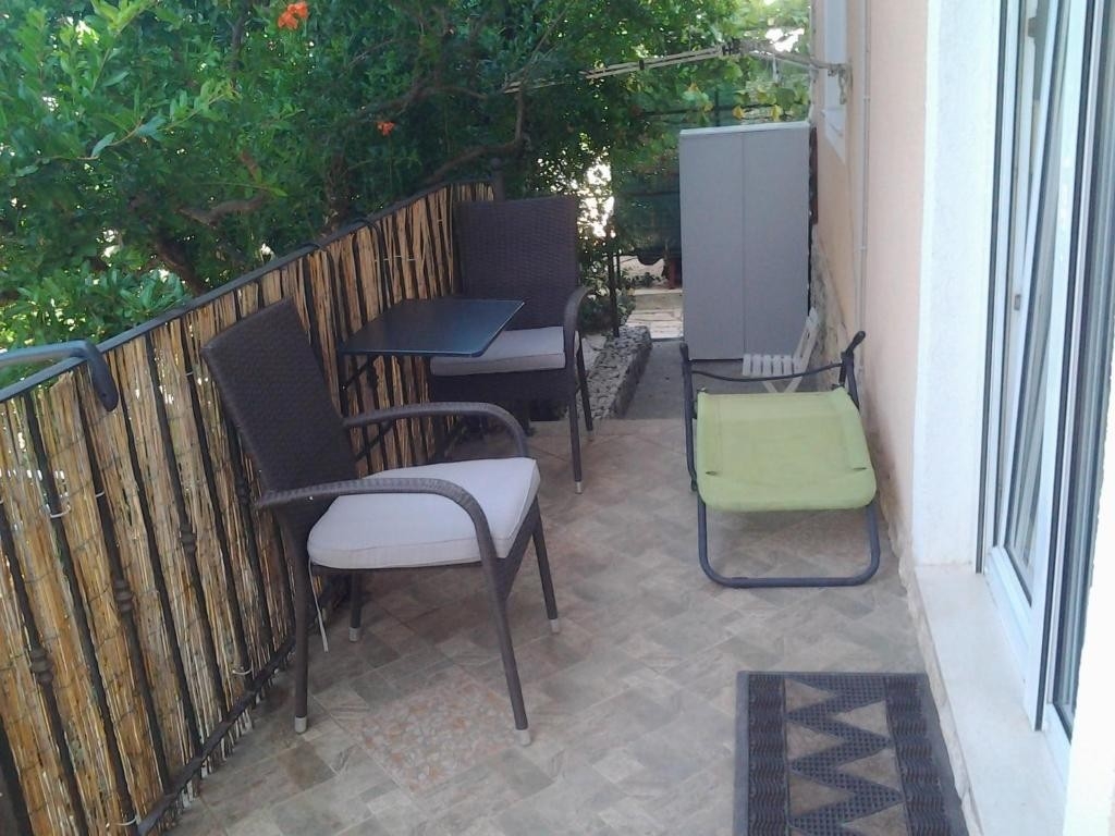 Two bedroom apartment with terrace Šibenik  A-a