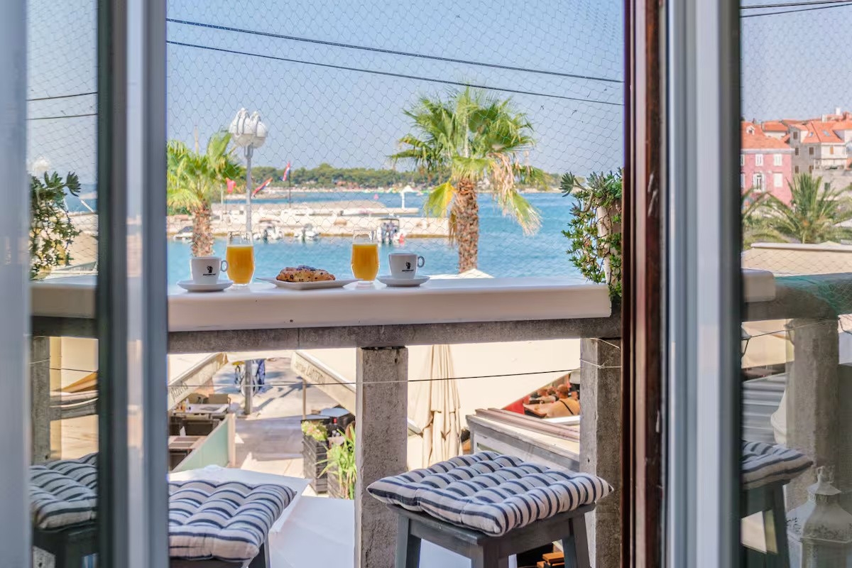 Studio apartman s balkonom i pogledom na more Supetar, Brač  AS-a