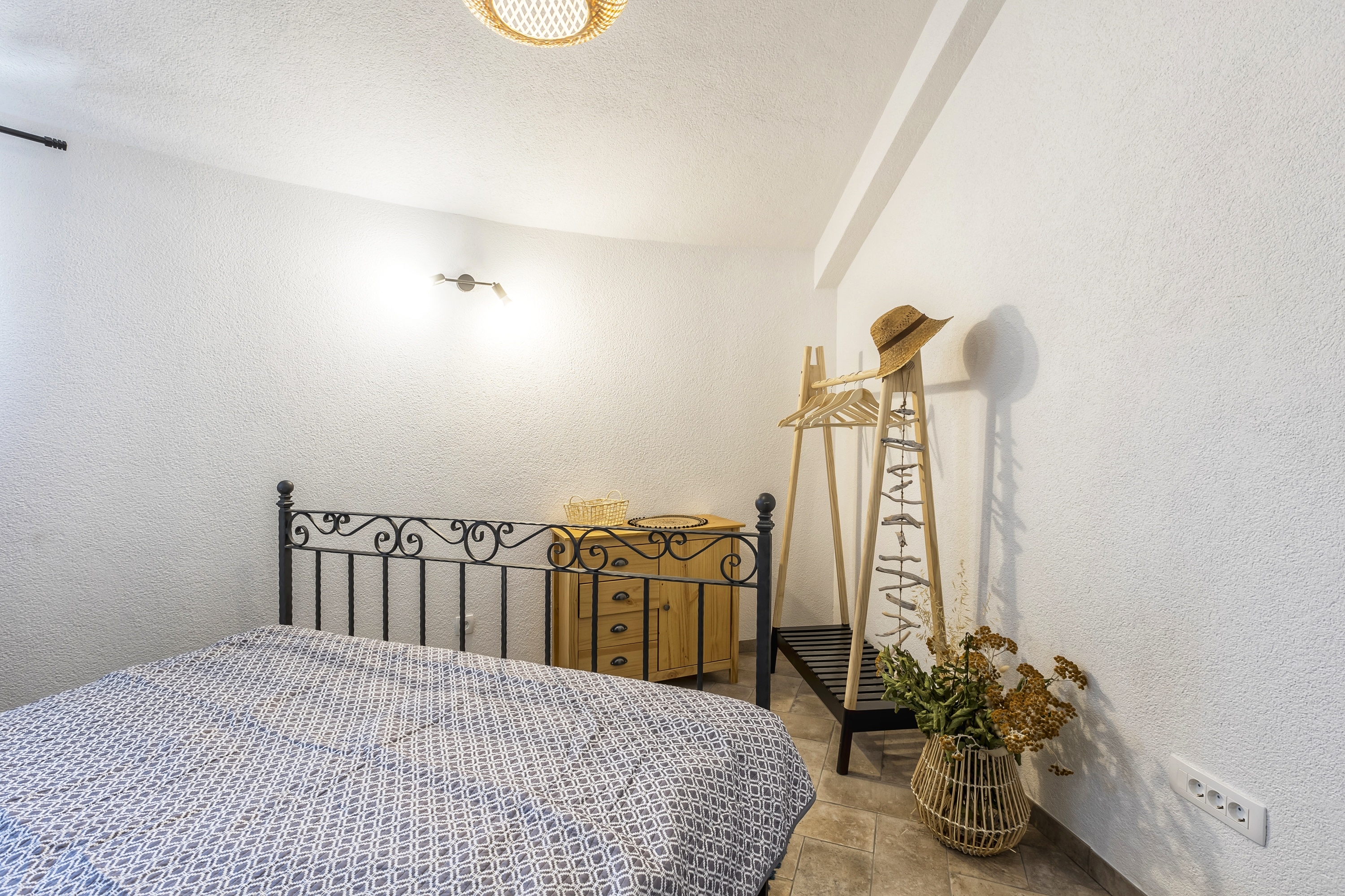 Two bedroom house with terrace and sea view Mirca, Brač  K