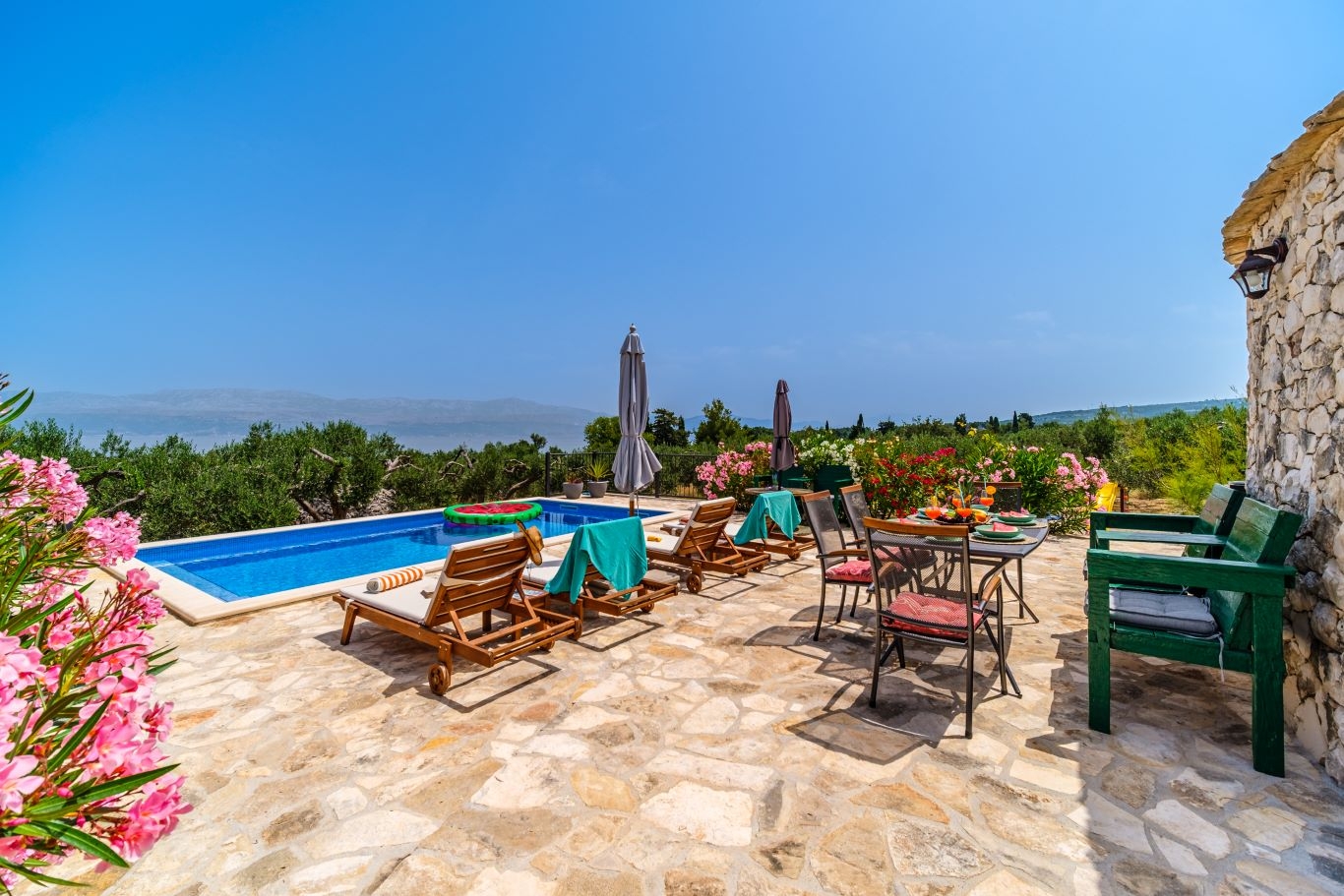 Two bedroom house with terrace and sea view Mirca, Brač  K