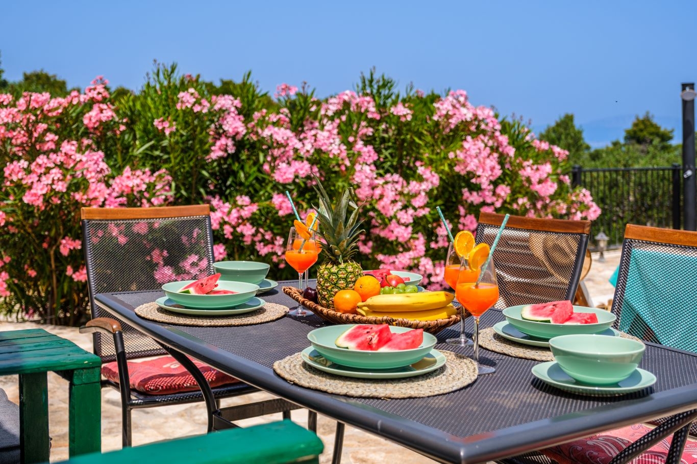 Two bedroom house with terrace and sea view Mirca, Brač  K