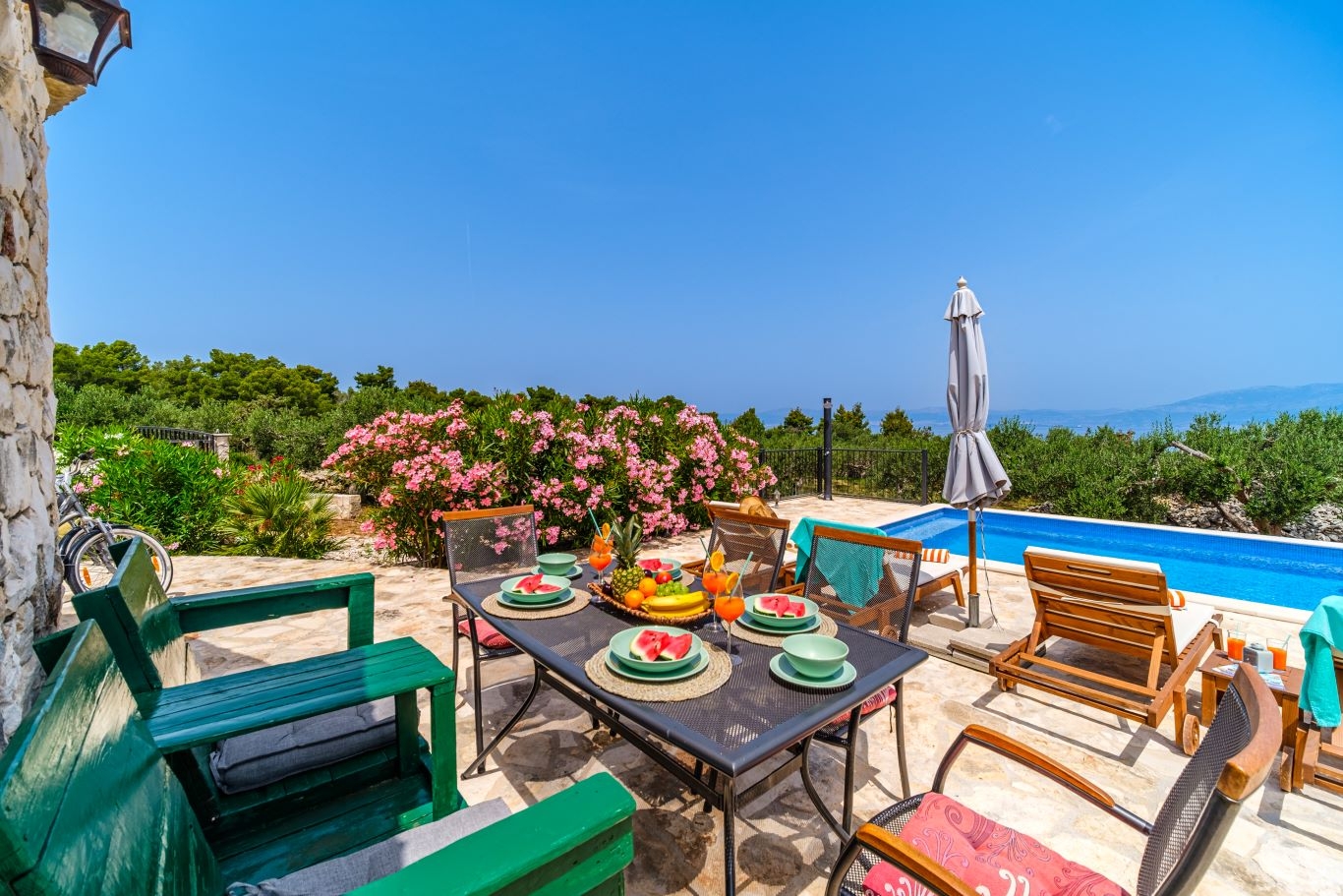 Two bedroom house with terrace and sea view Mirca, Brač  K