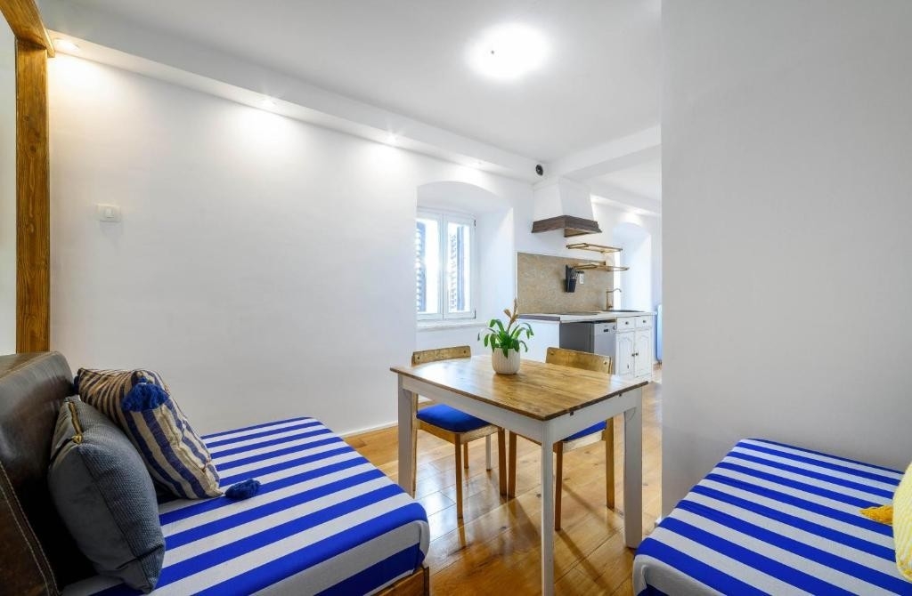 One bedroom apartment with air-conditioning Šibenik  A-b