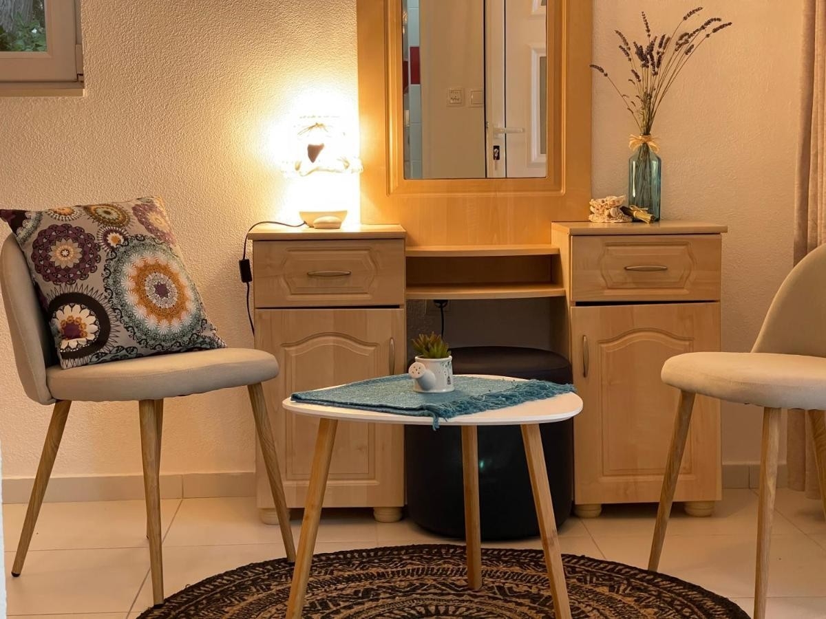 Studio flat with terrace Novalja, Pag (AS-23808-a)