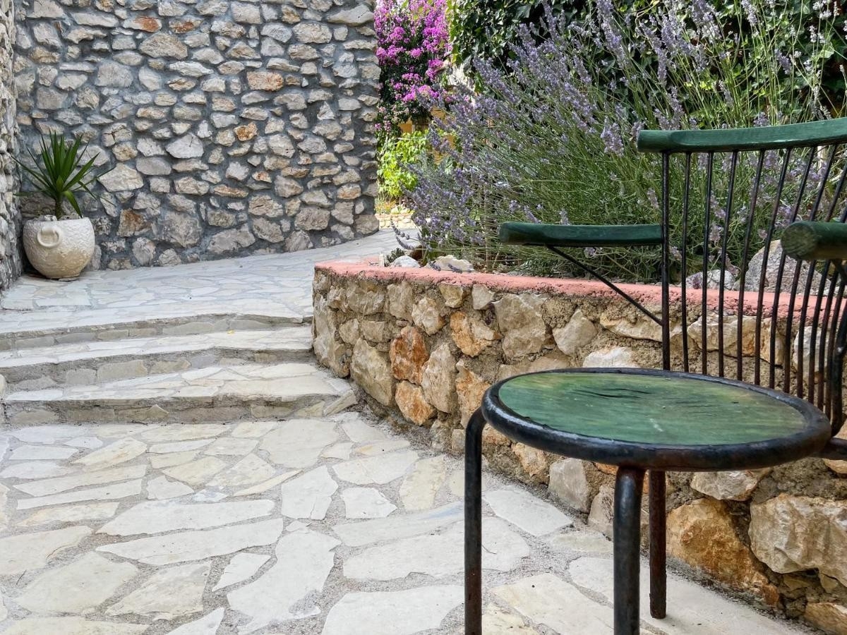 Studio flat with terrace Novalja (Pag) (AS-23808-c) Studio flat with terrace Novalja (Pag) (AS-23808-c)