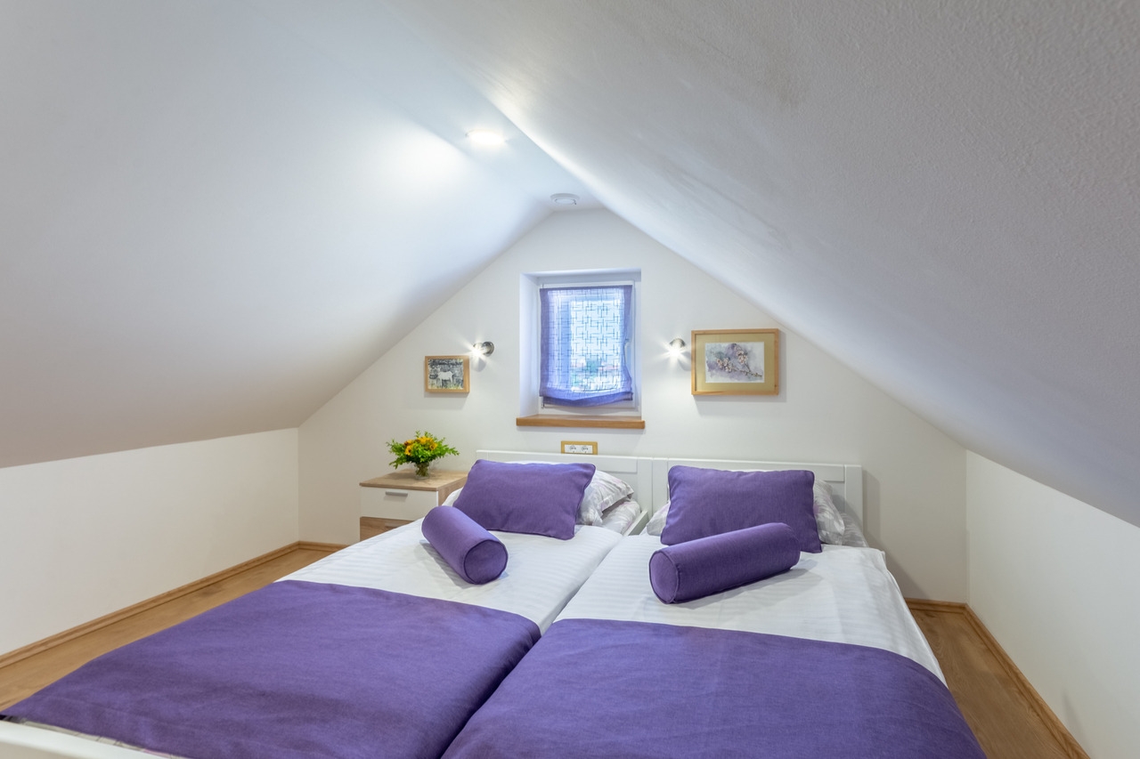Three bedroom house with terrace and sea view Bol, Brač  K