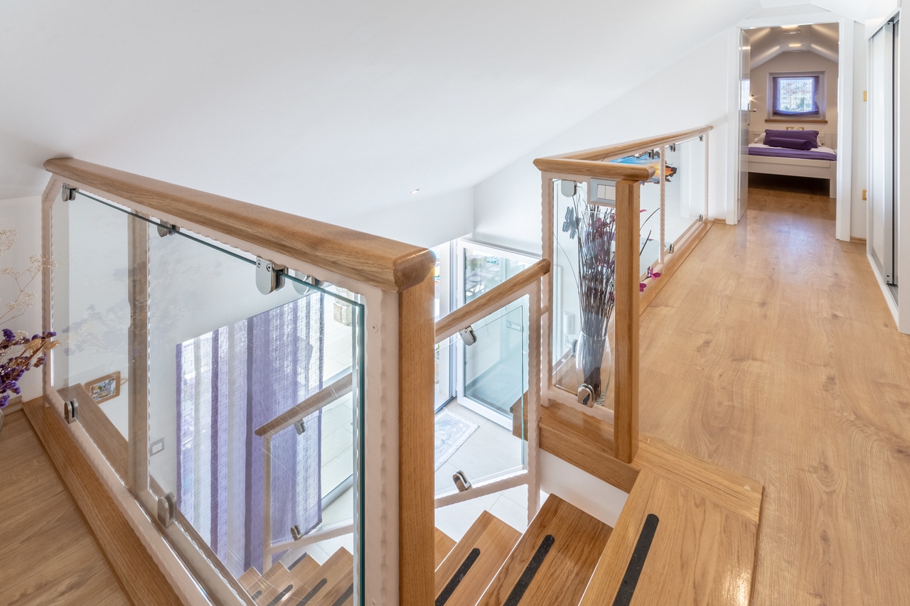 Three bedroom house with terrace and sea view Bol, Brač  K