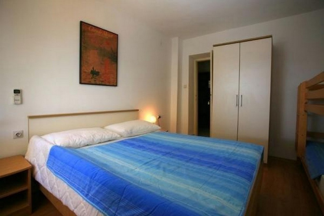 Studio flat with terrace and sea view Duće, Omiš  AS-c