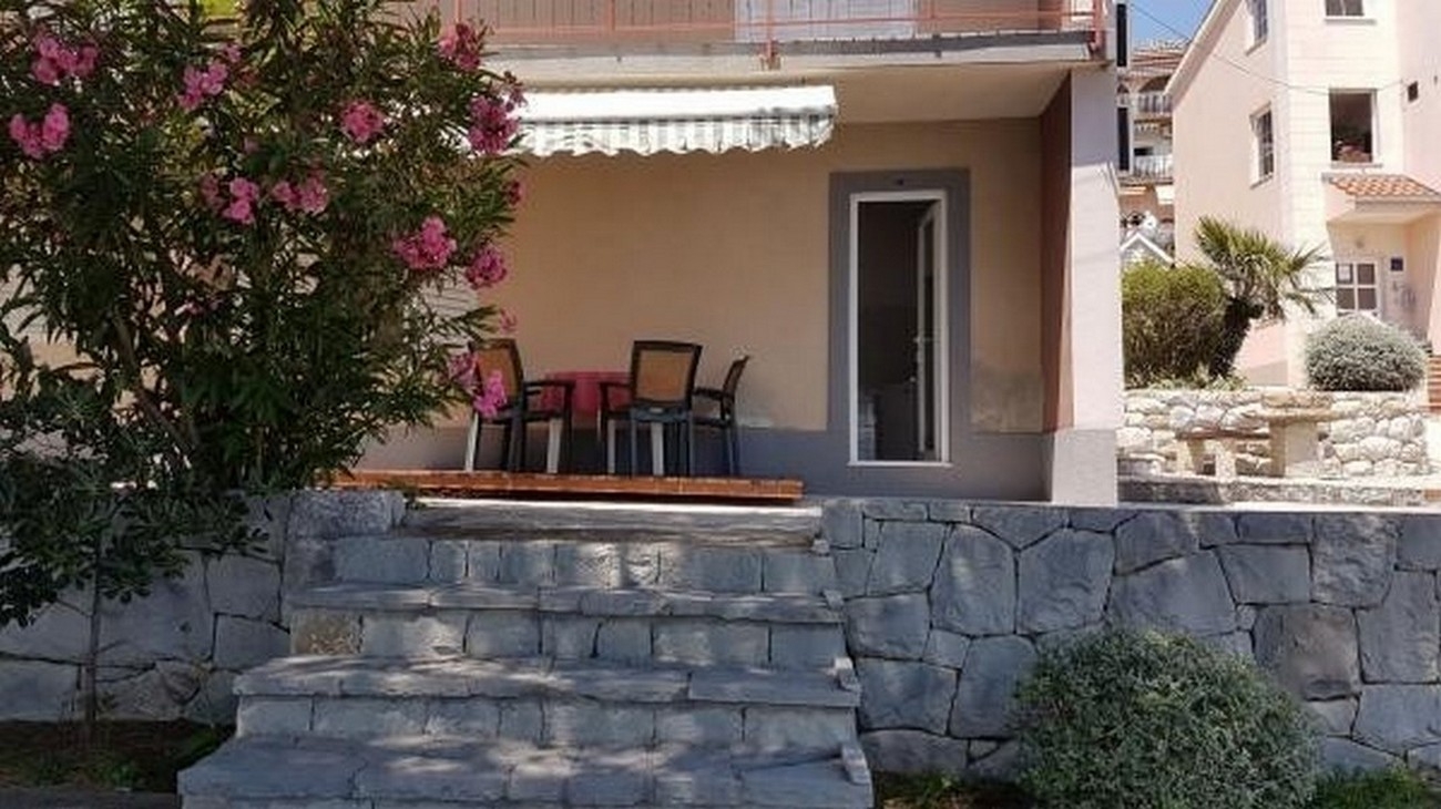 Studio flat with terrace and sea view Duće, Omiš  AS-c