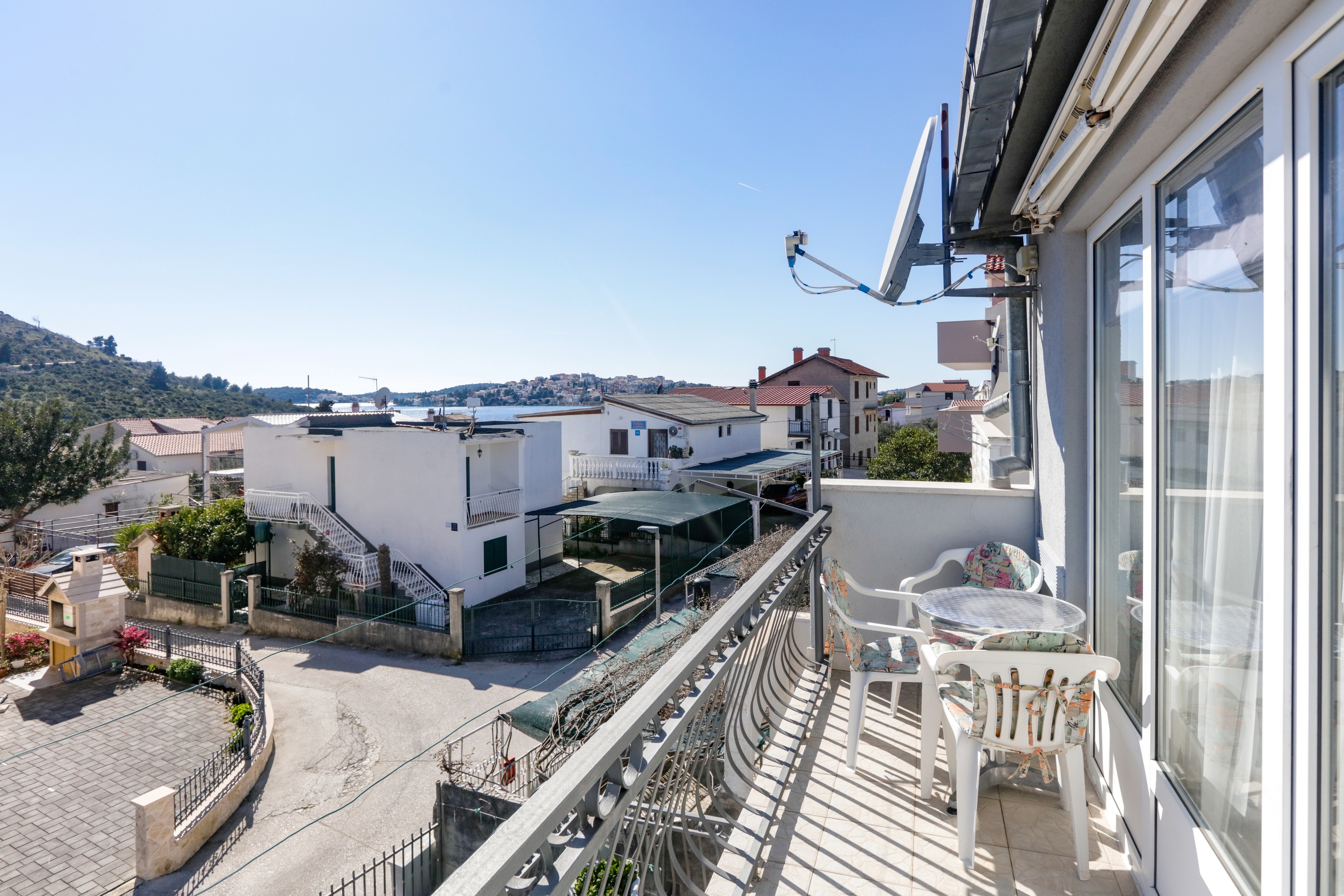Two bedroom apartment with balcony and sea view Stupin Čeline, Rogoznica  A-b