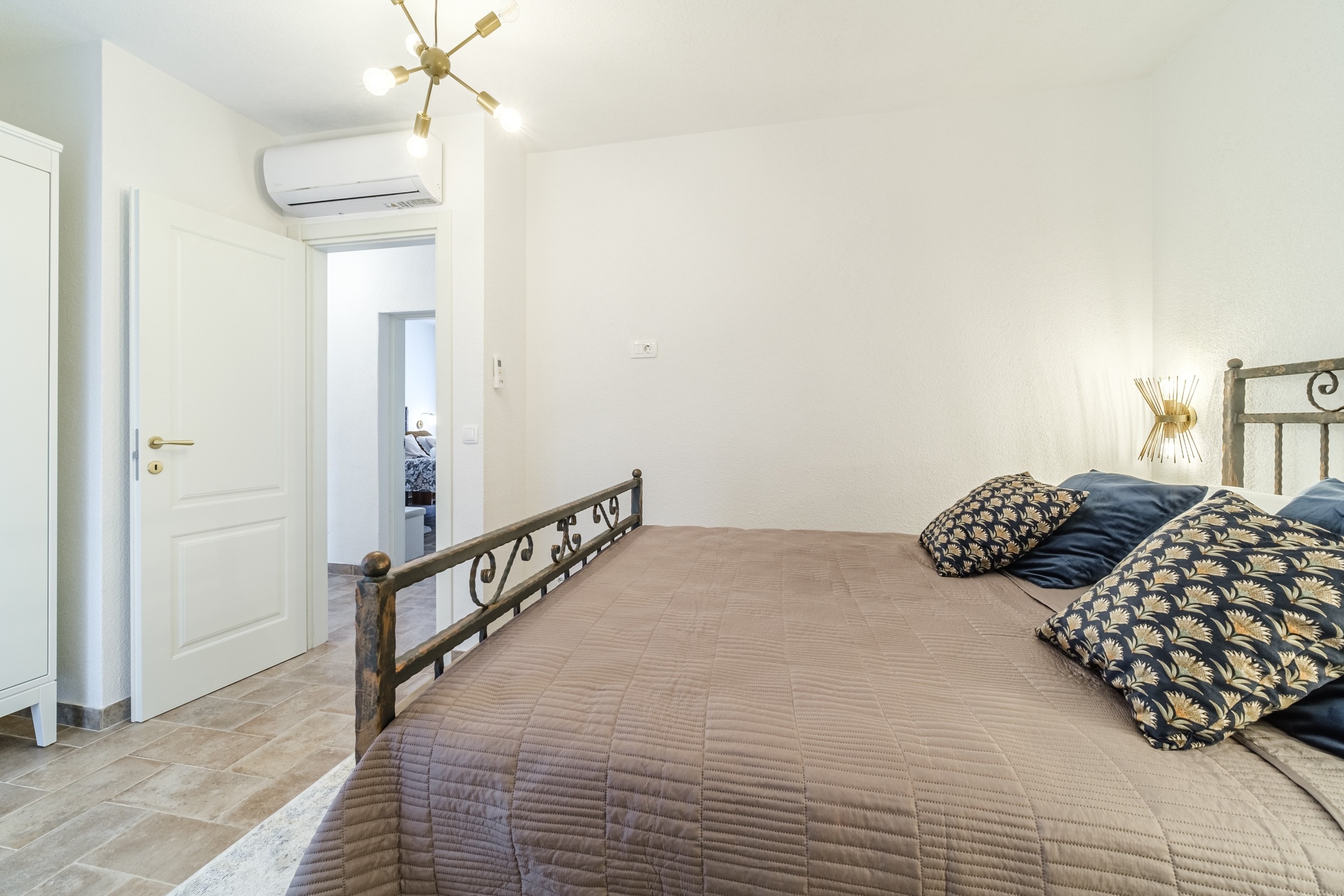 Two bedroom house with terrace Supetar, Brač  K