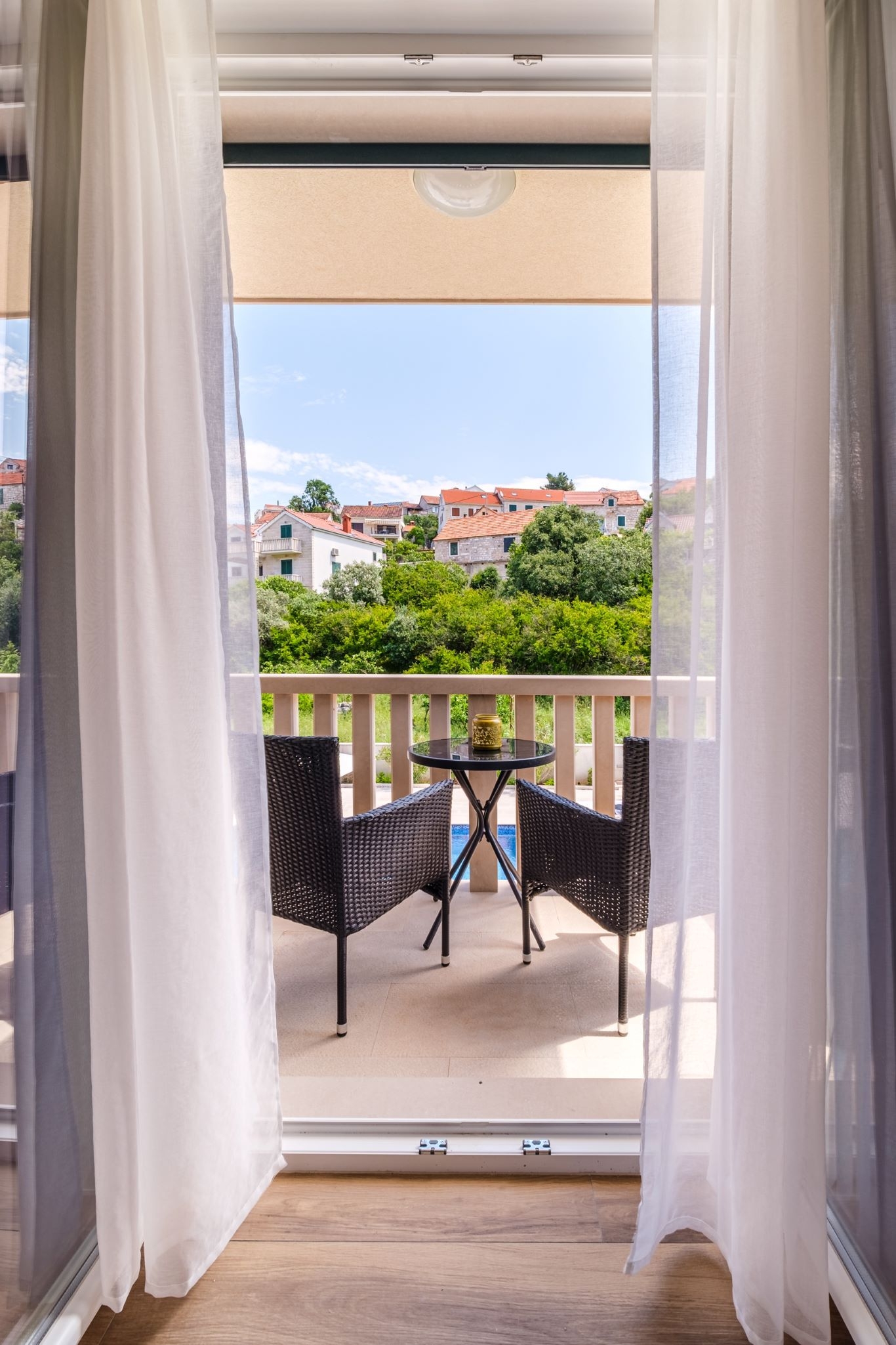 Comfortable and spacious house with terrace and sea view Splitska, Brač  K