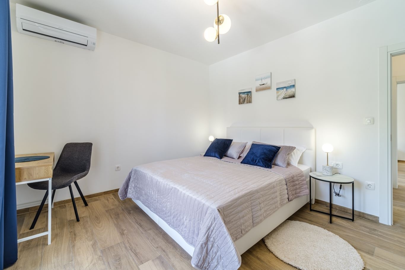 Comfortable and spacious house with terrace and sea view Splitska, Brač  K