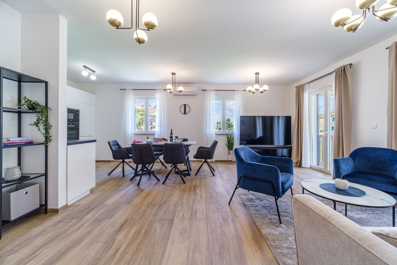 Comfortable and spacious house with terrace and sea view Splitska, Brač  K