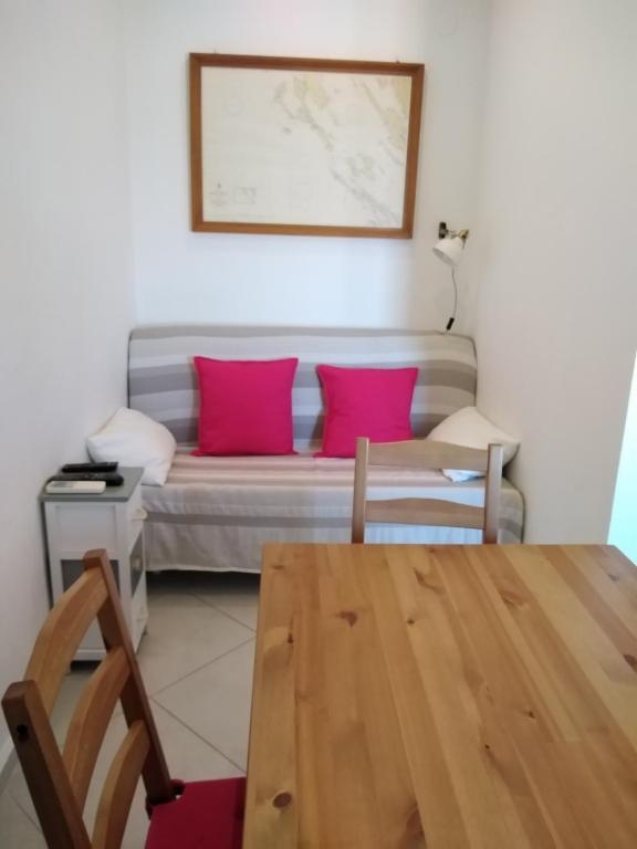 Two bedroom apartment with air-conditioning Mali Lošinj, Lošinj (A-23816-a)