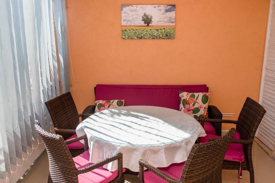 One bedroom apartment with terrace Barbat, Rab  A-a