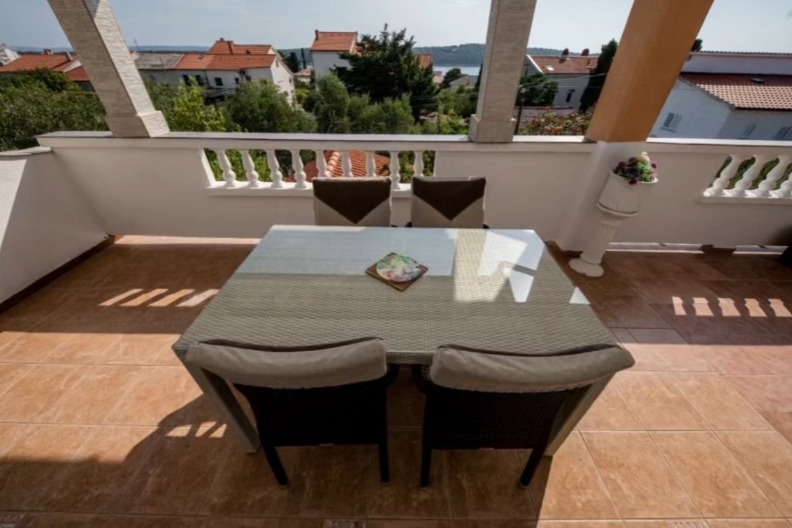 Two bedroom apartment with terrace and sea view Barbat, Rab (A-23817-b)