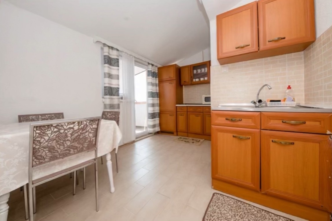 Top Rab Barbat Top Rab Barbat