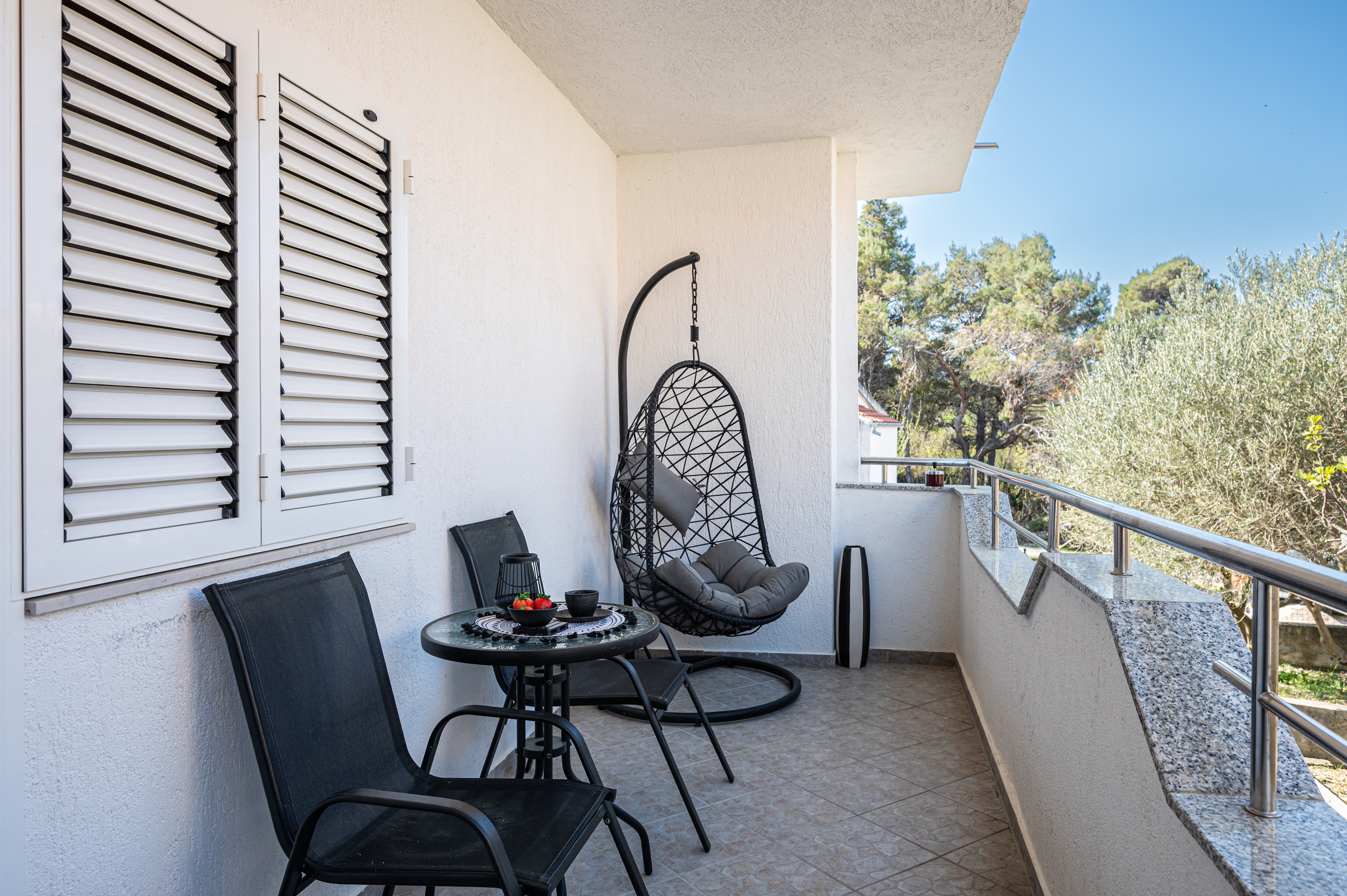 Two bedroom house with balcony Novigrad  K