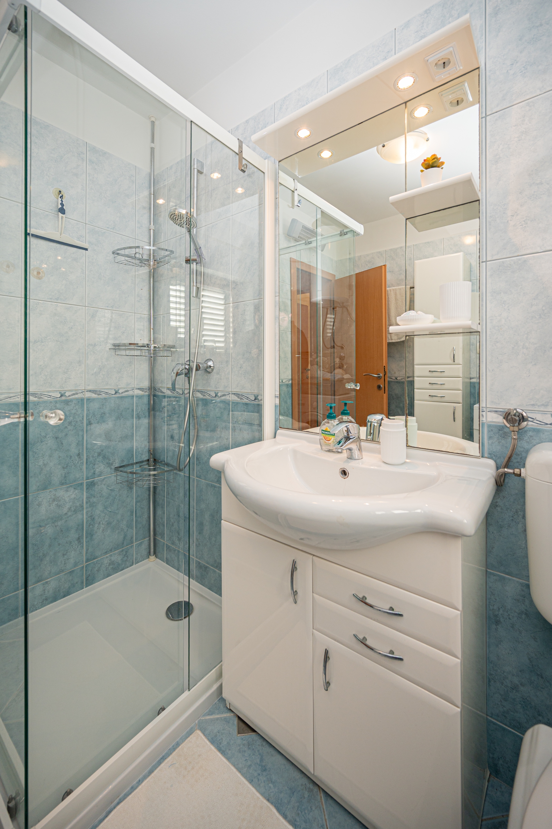 Two bedroom house with balcony Novigrad  K
