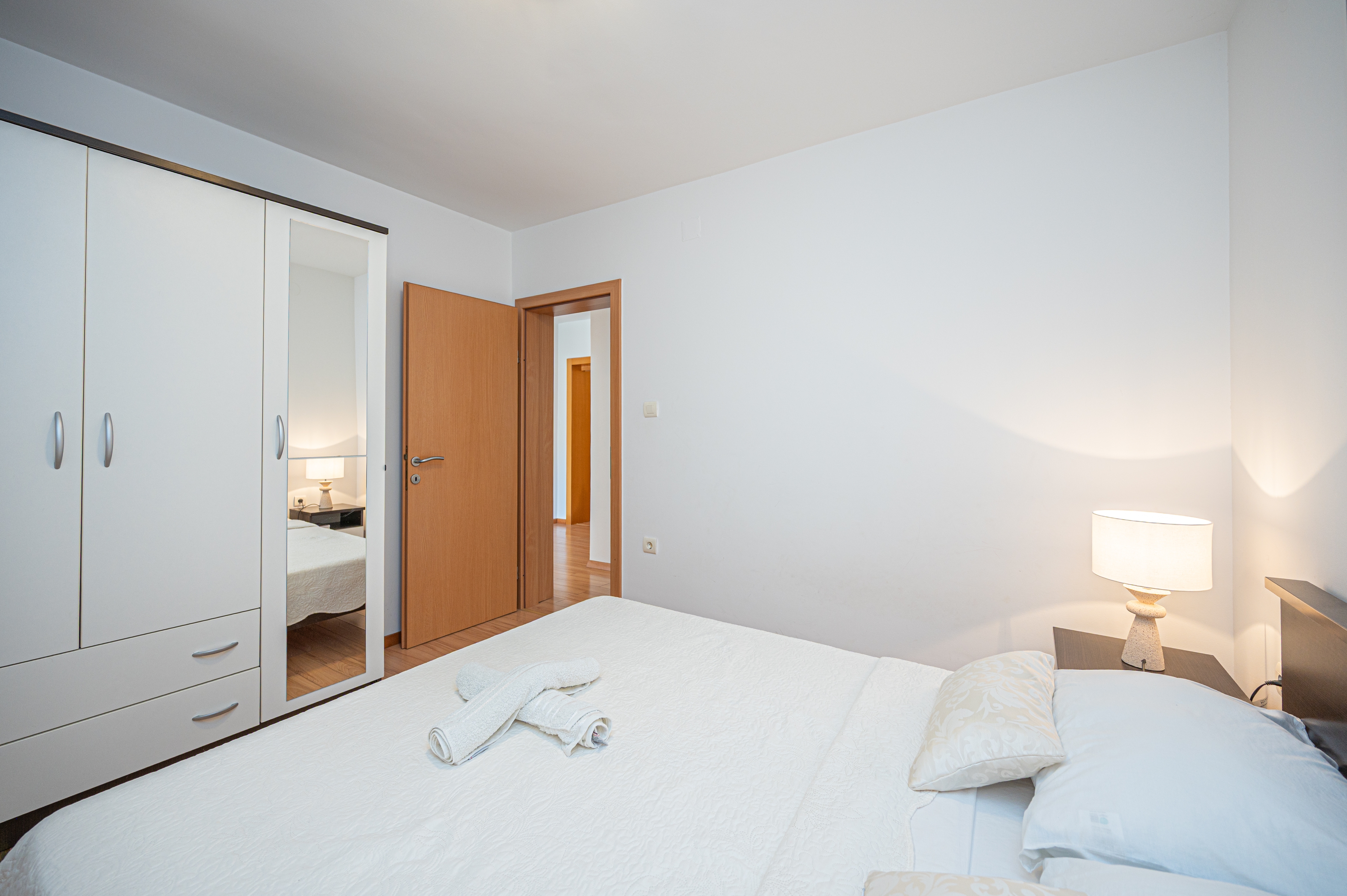 Two bedroom house with balcony Novigrad  K
