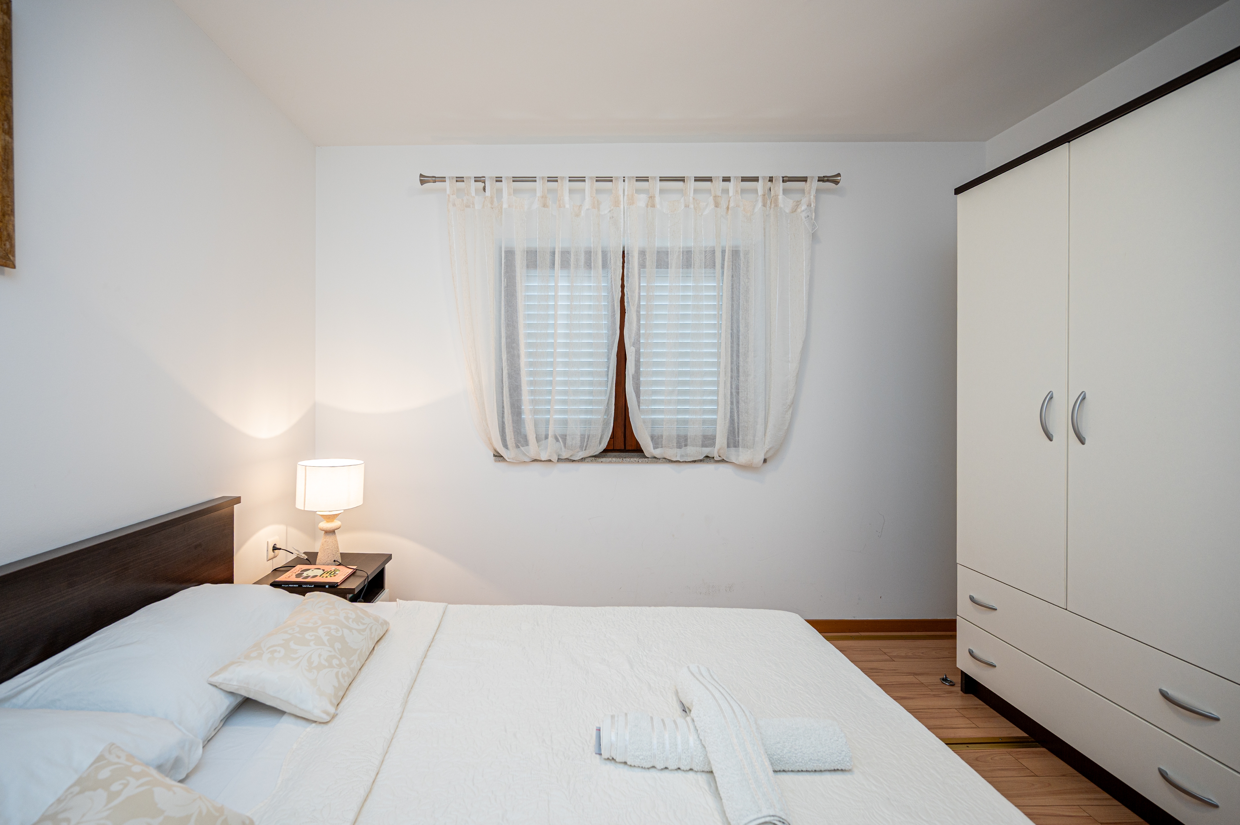 Two bedroom house with balcony Novigrad  K