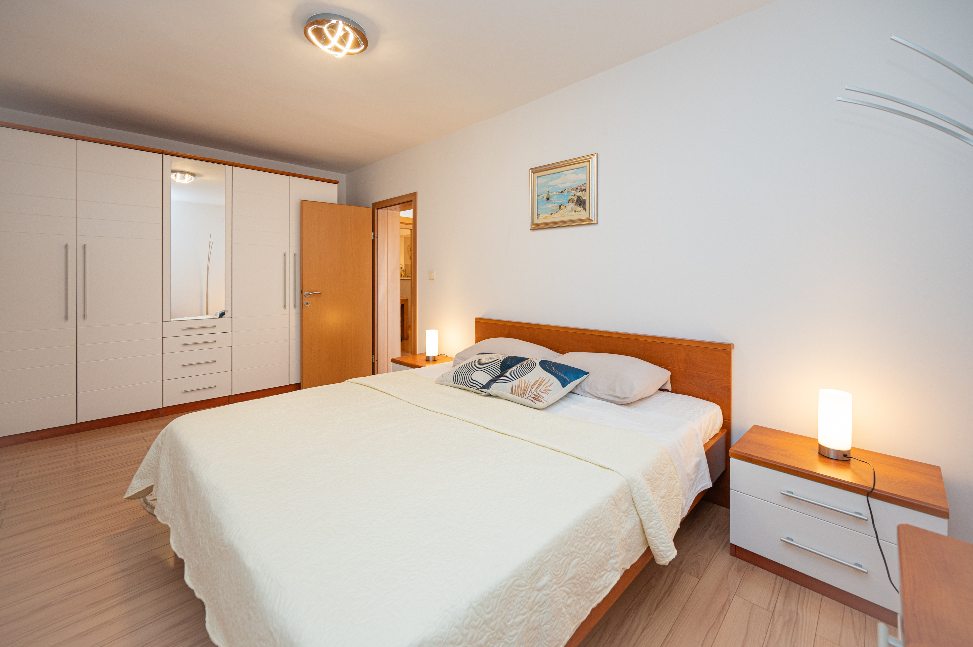 Two bedroom house with balcony Novigrad  K