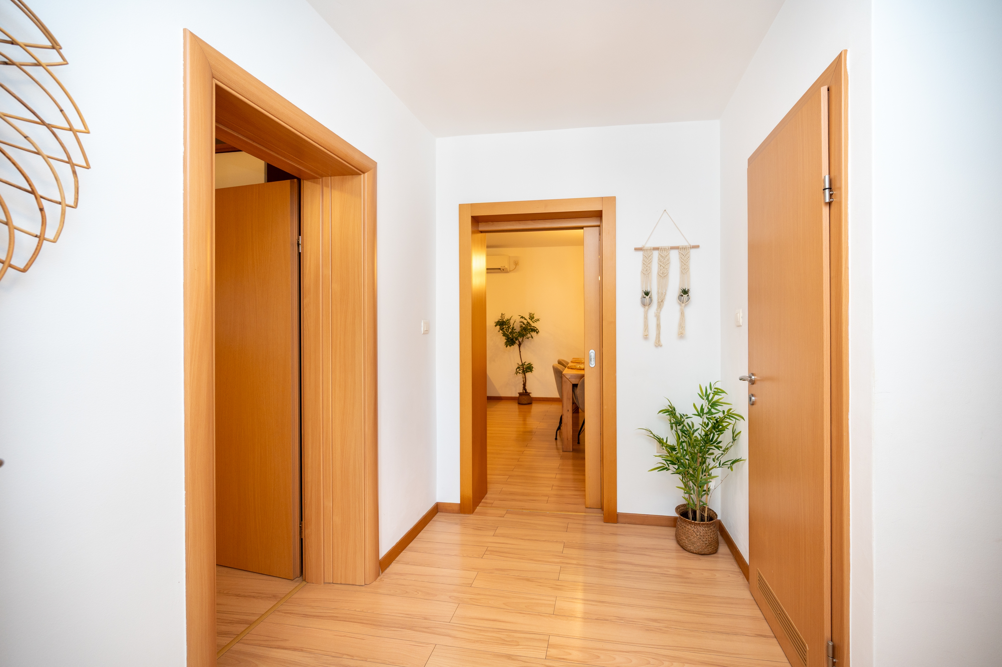 Two bedroom house with balcony Novigrad  K